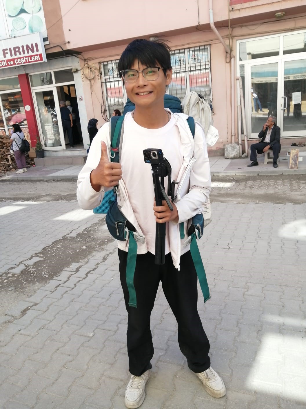 &Ccedil;inli turist Joe, y&uuml;r&uuml;yerek T&uuml;rkiye&rsquo;yi geziyor
