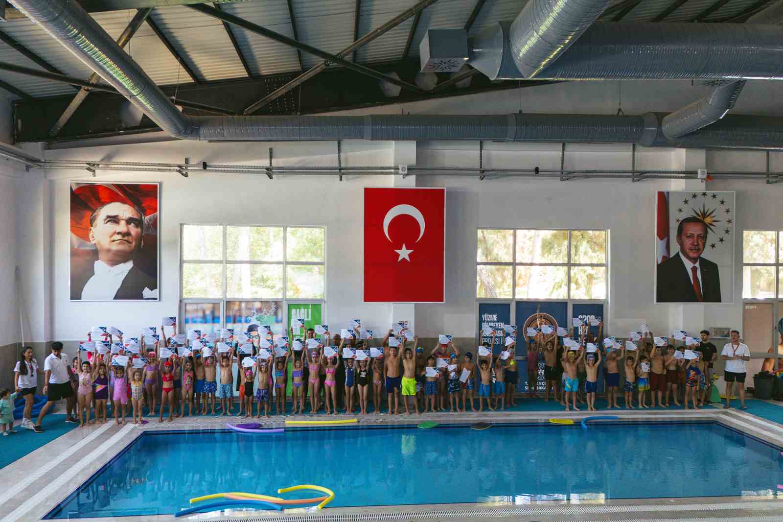 Aydın’da 500 kişi yüzme sertifikasını aldı