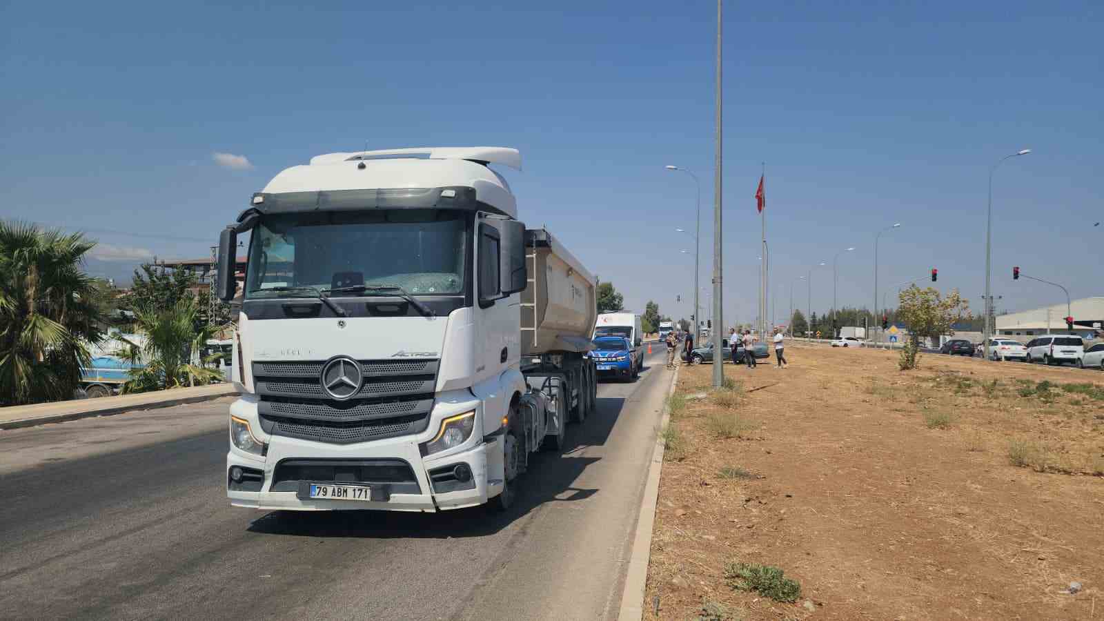 Tırla çarpışan Tofaş’taki 2 kişi yaralandı
