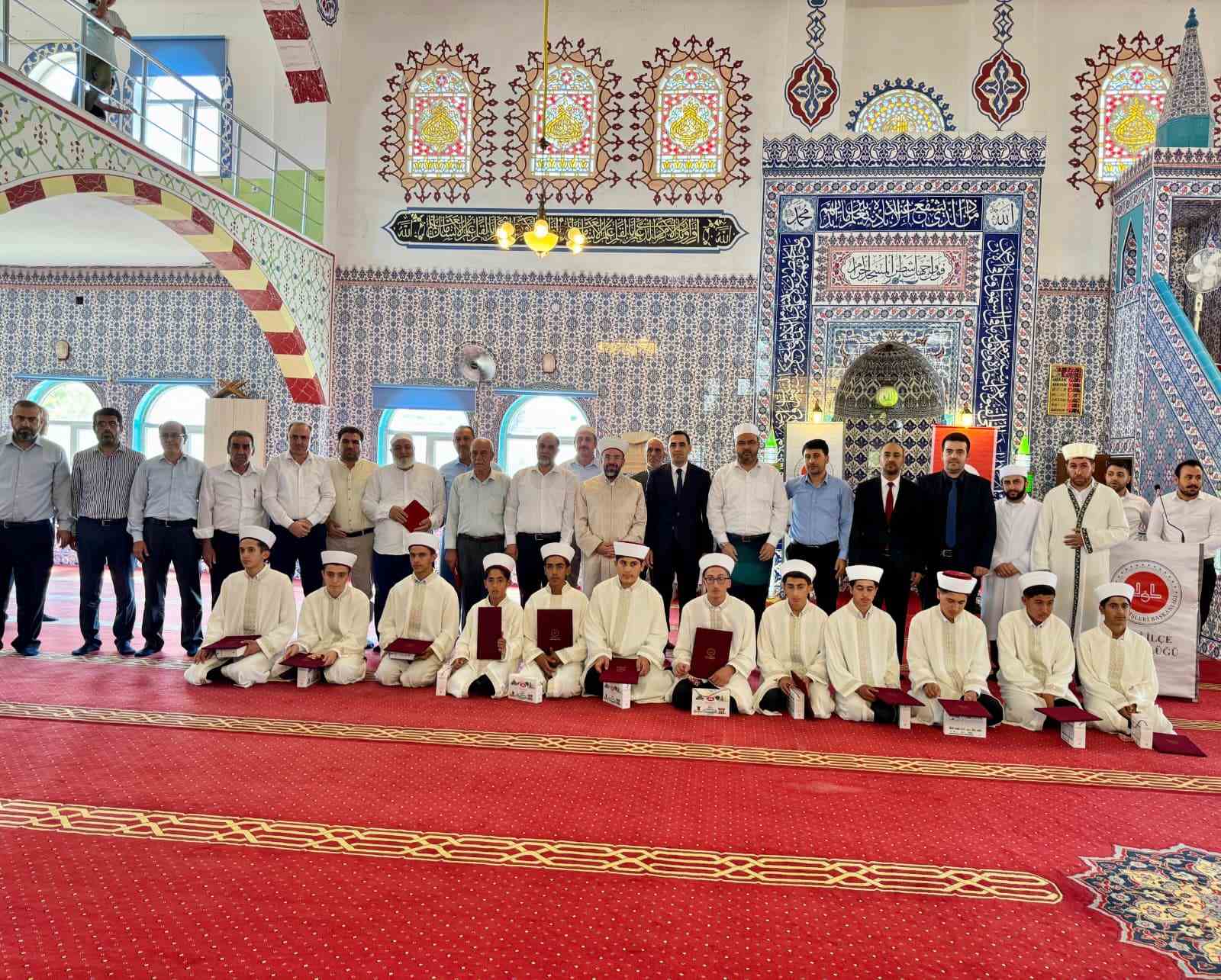 Diyarbakır’da 12 öğrenci hafızlık icazet belgelerini aldı