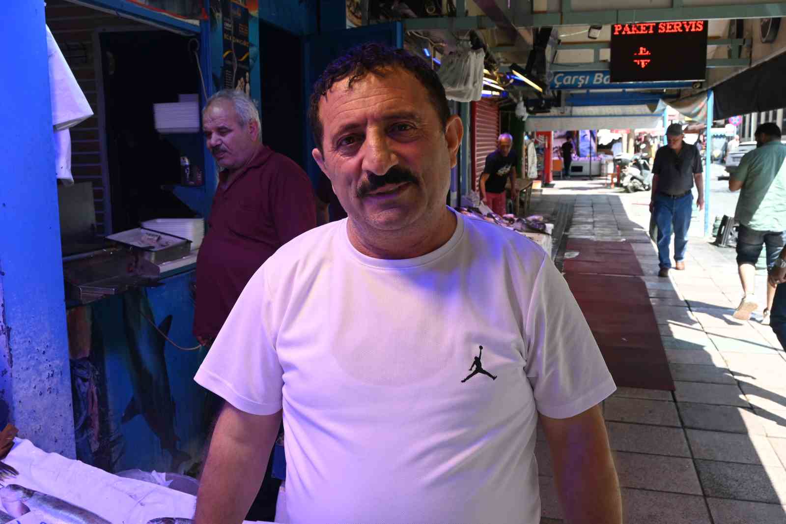 40 kiloluk yayın balığını g&ouml;renler &rsquo;Canavar gibi&rsquo; diyor
