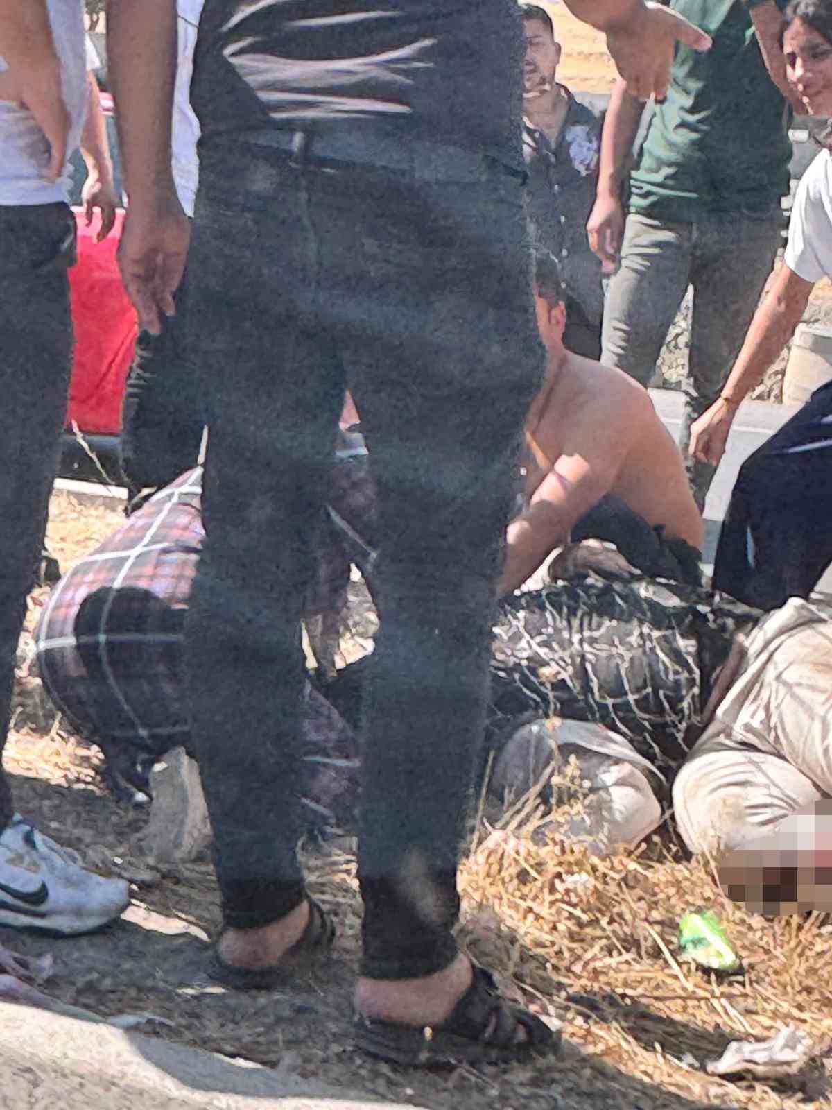 Şırnak&rsquo;ta yolun karşısına ge&ccedil;erken aracın &ccedil;arptığı vatandaş ağır yaralandı
