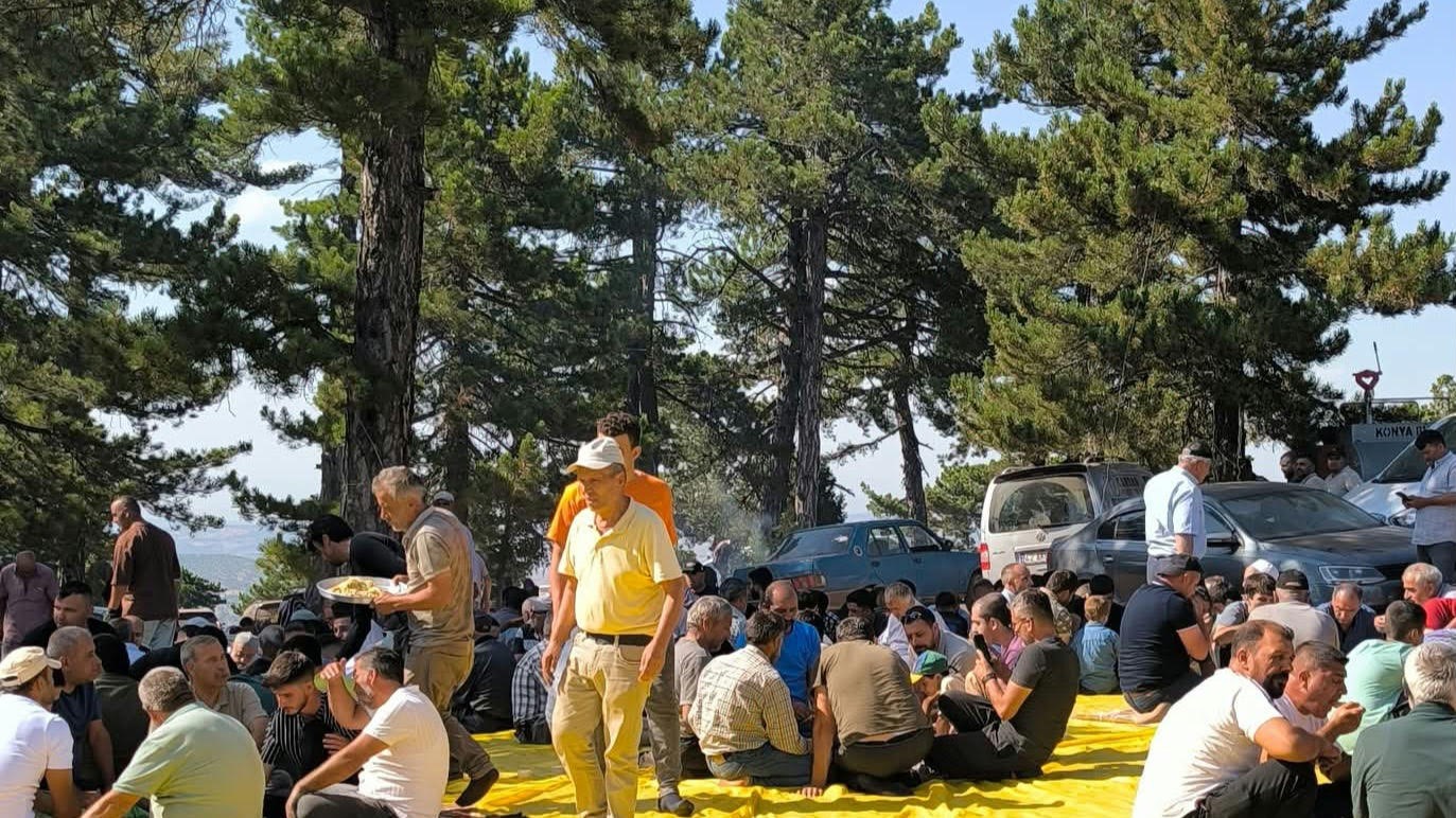 Bozkır&rsquo;da 600 yıllık şenlik geleneği yaşatıldı

