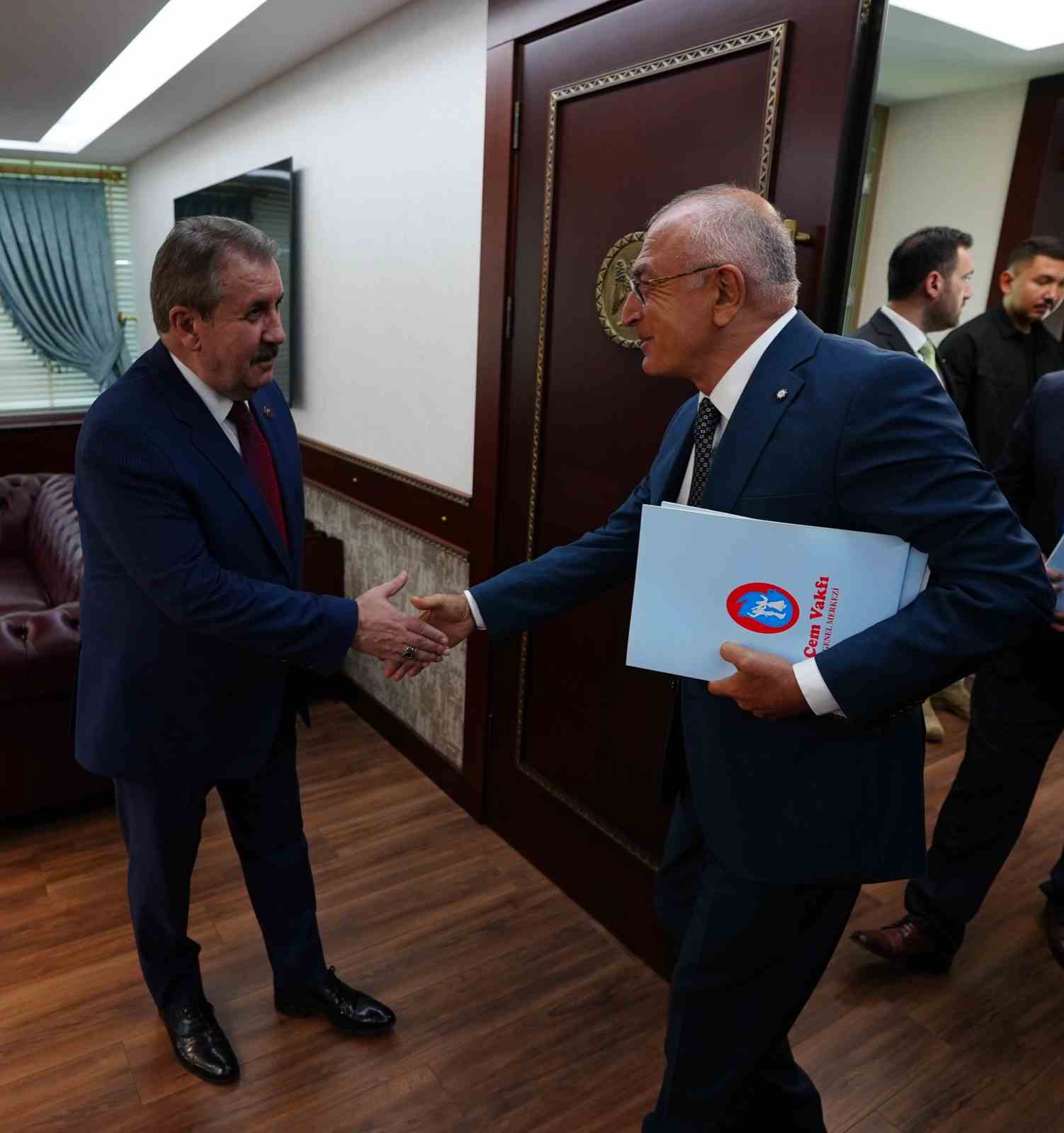 BBP lideri Destici: "Cem Vakfı sadece Alevi camiasını değil, T&uuml;rkiye&rsquo;nin b&uuml;t&uuml;n&uuml;n&uuml; kapsayan bir kuruluştur"

