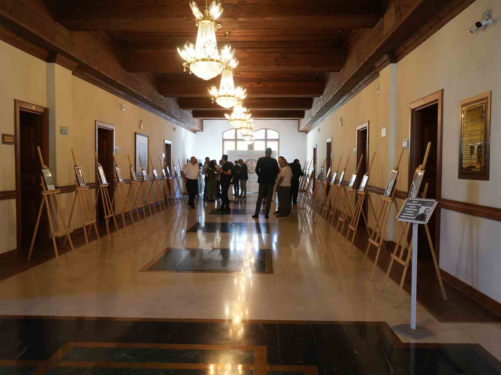 Milli M&uuml;cadele&rsquo;nin basın bayraktarı H&uuml;sn&uuml; A&ccedil;ıks&ouml;z i&ccedil;in vefa sergisi a&ccedil;ıldı
