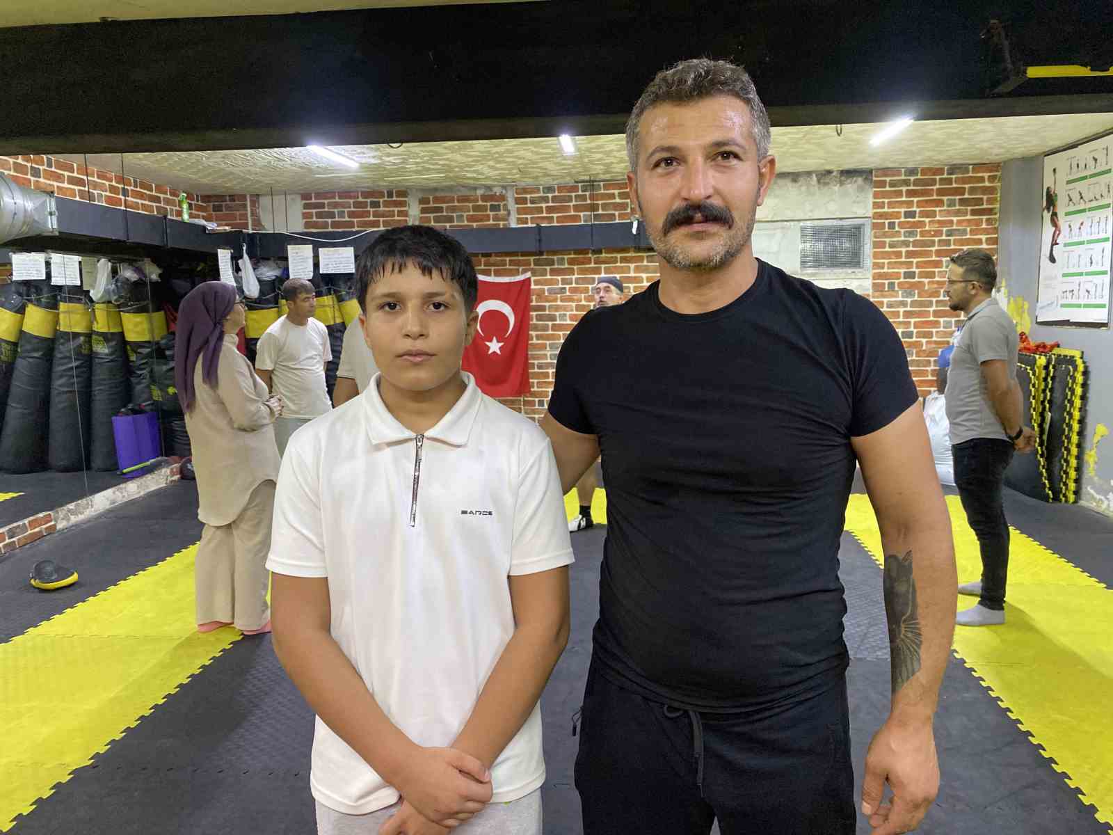 Çocuklarıyla antrenmana katılan aileler nefes nefese kaldı
