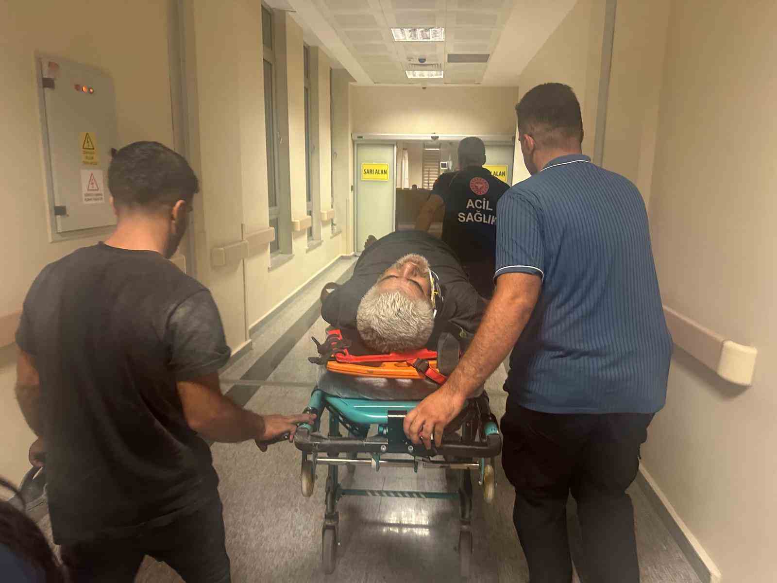 Araç bakım kanalına düşerek yaralandı