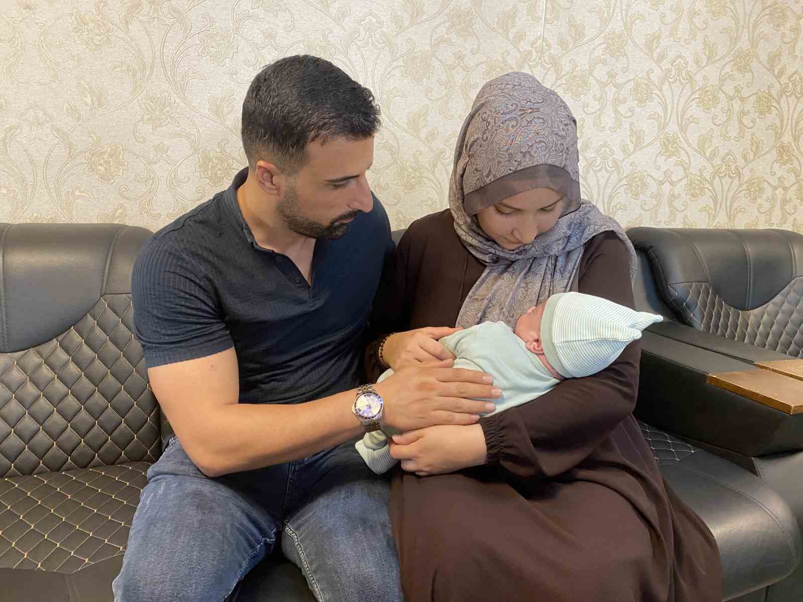 kinci kez evlat acs yaamamak iin topuk kan aldrmaynca mahkeme tedbir karar verdi
