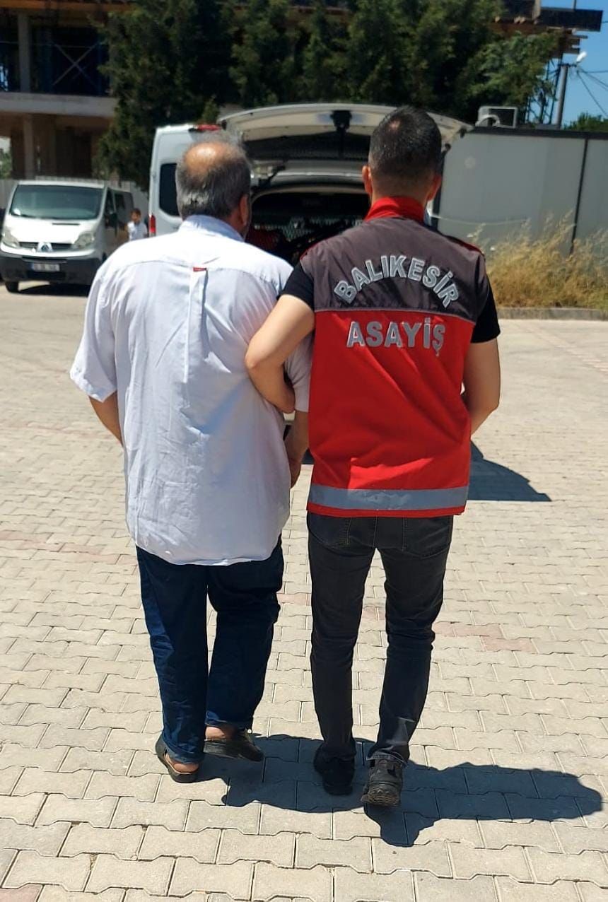 Balıkesir&rsquo;de hapis cezalı 22 şahıs yakalandı
