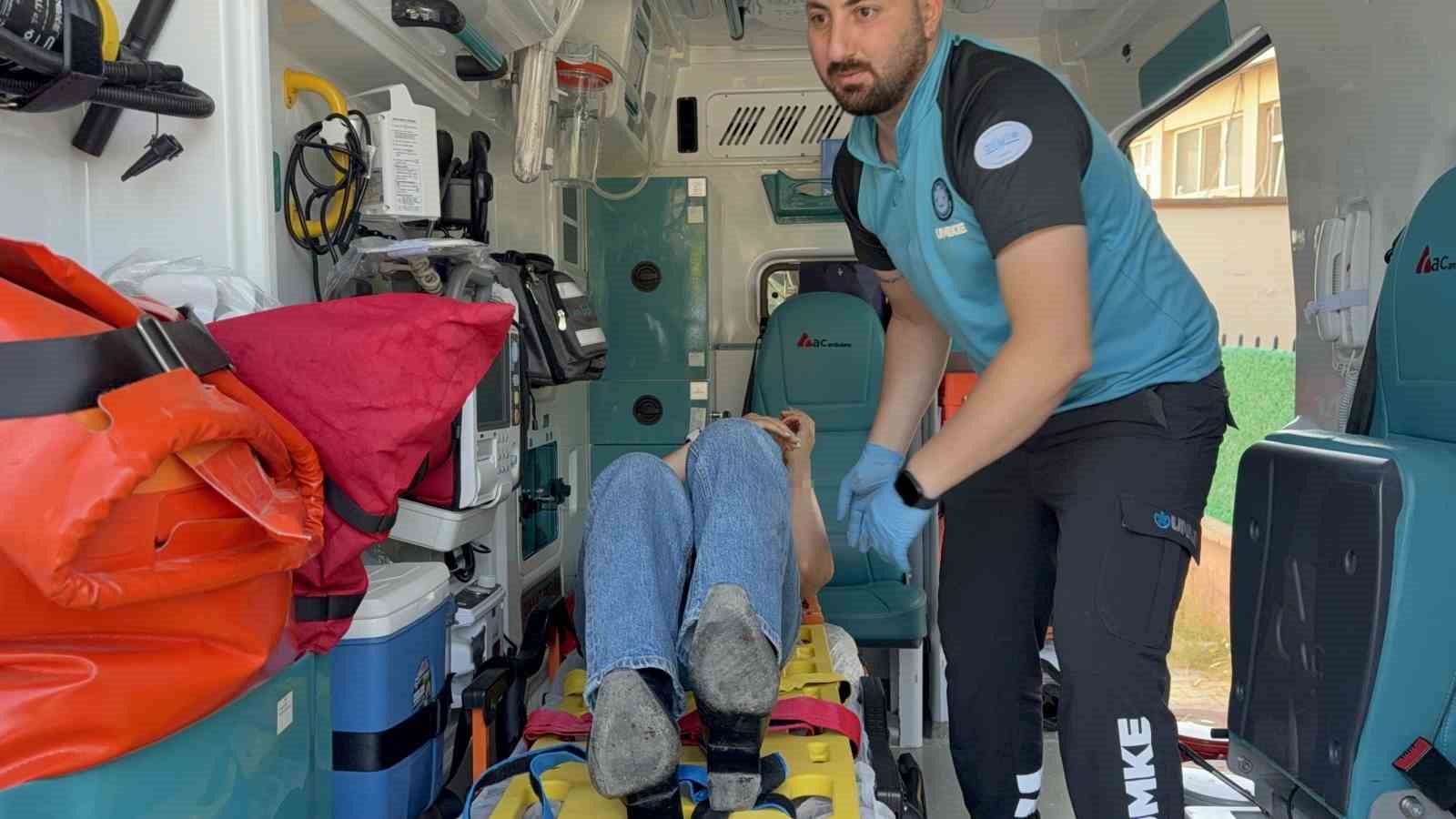 Samsun&rsquo;da motosiklet yayaya &ccedil;arptı: 2 yaralı
