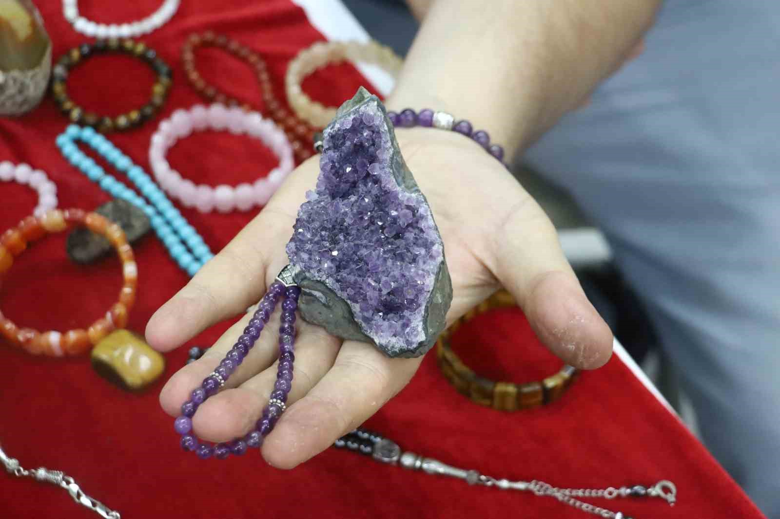 Doğal taşlara ilgi, döneme ve ihtiyaçlara göre değişiyor