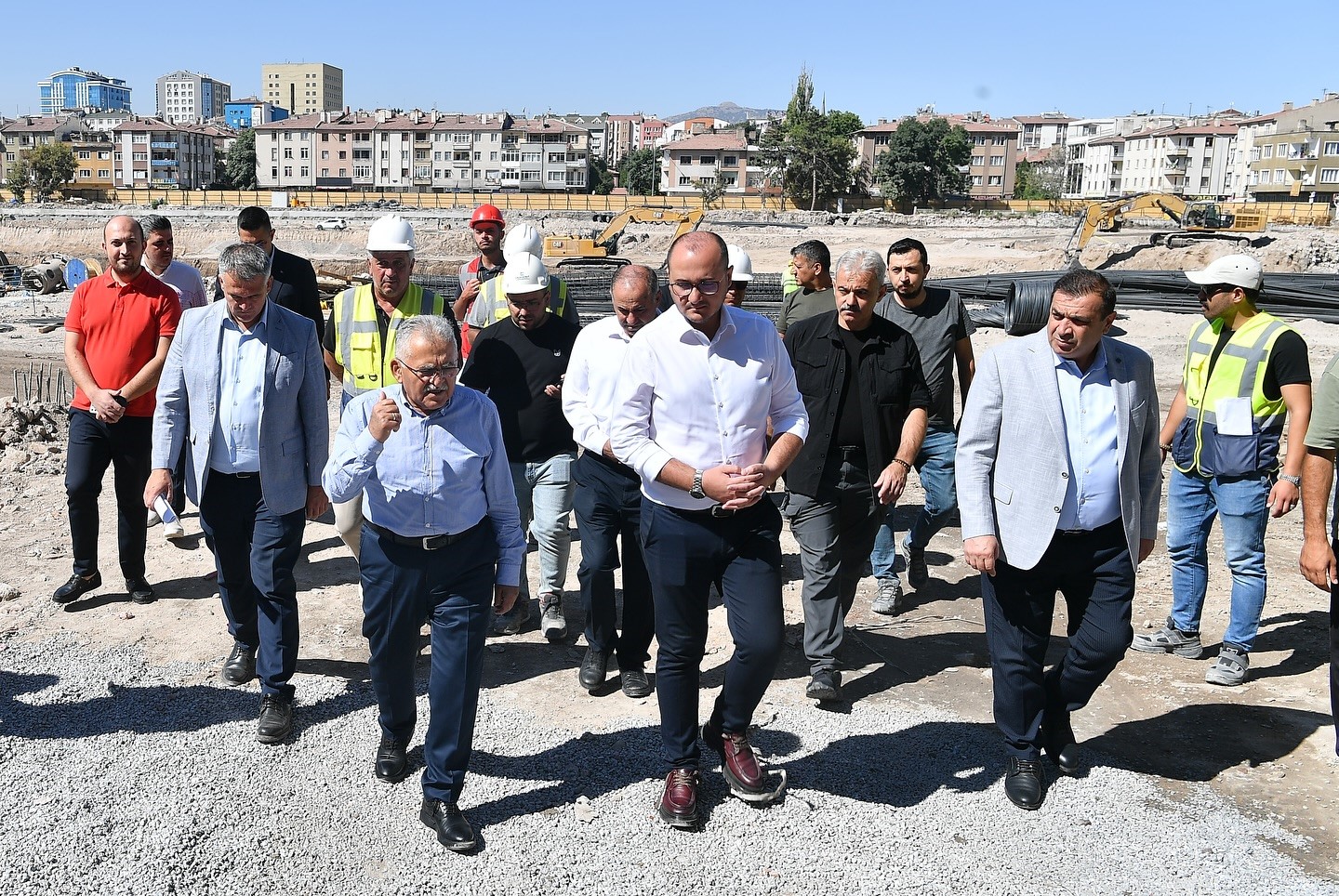 Başkan B&uuml;y&uuml;kkılı&ccedil;, Sahabiye Kentsel D&ouml;n&uuml;ş&uuml;m Projesi&rsquo;ni inceledi
