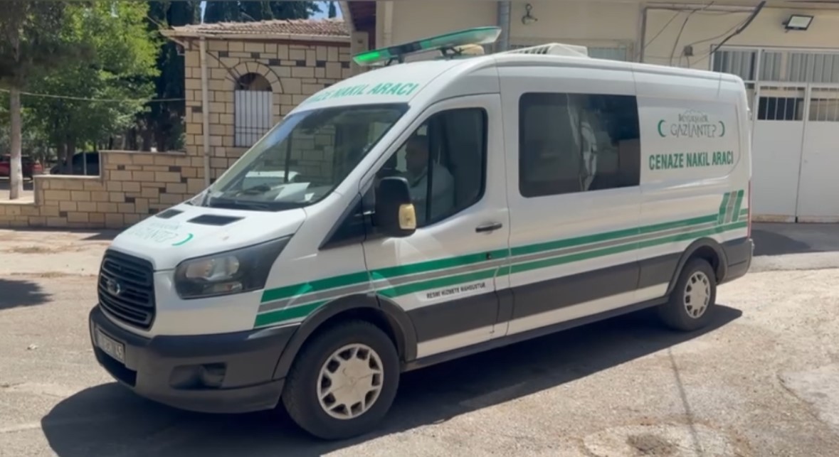 Eşi tarafından 14 yerinden bıçaklanan kadın, 20 günlük yaşam savaşını kaybetti