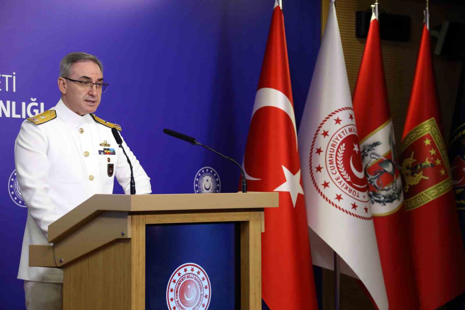 MSB Kaynakları: "Harp Okulları Mezuniyet Töreni Cumhurbaşkanımızın yurt dışına seyahati nedeniyle ortak bir törenle Kara Harp Okulu’nda icra edilecektir"