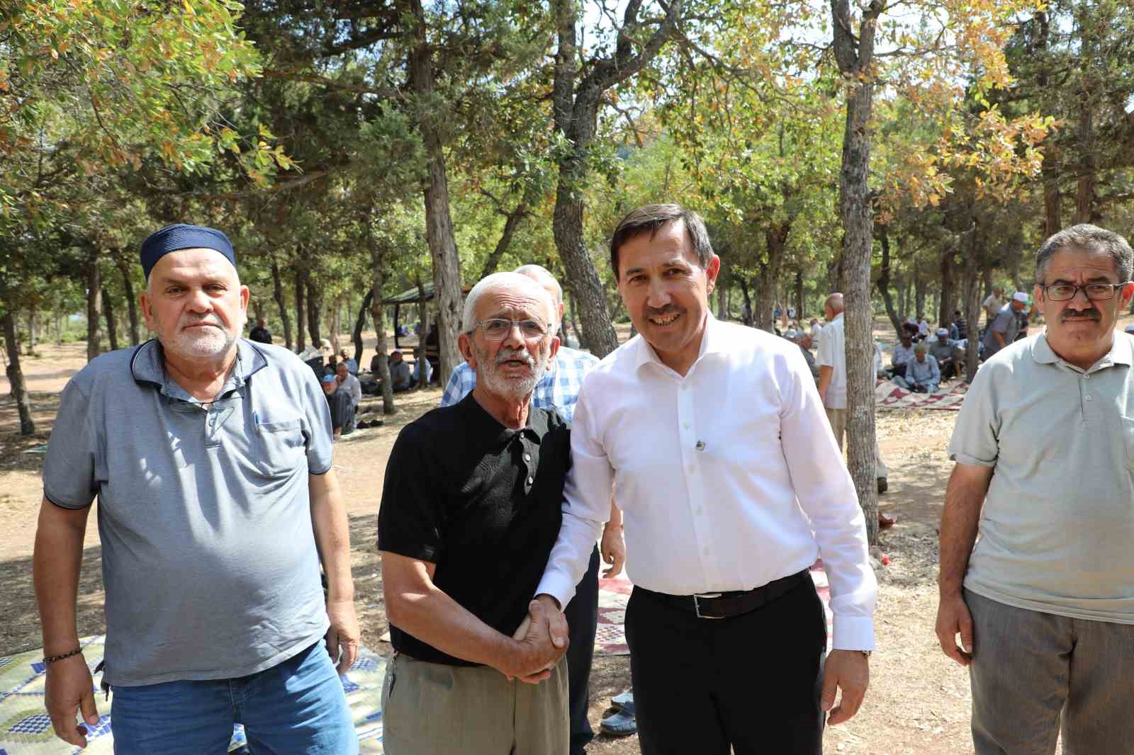 Beyşehir&rsquo;de Karataylı emekliler piknikte buluştu
