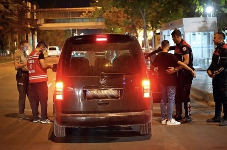 Isparta’da gece denetimi 345 şahıs ve 41 araç sorgulandı