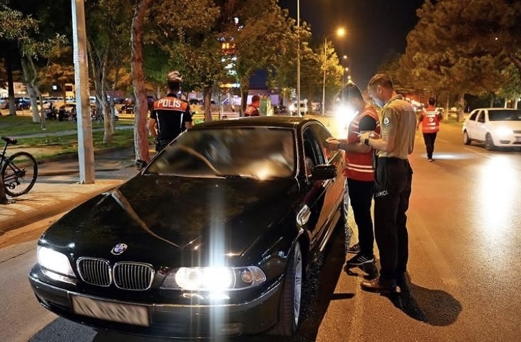 Isparta&rsquo;da gece denetimi 345 şahıs ve 41 ara&ccedil; sorgulandı
