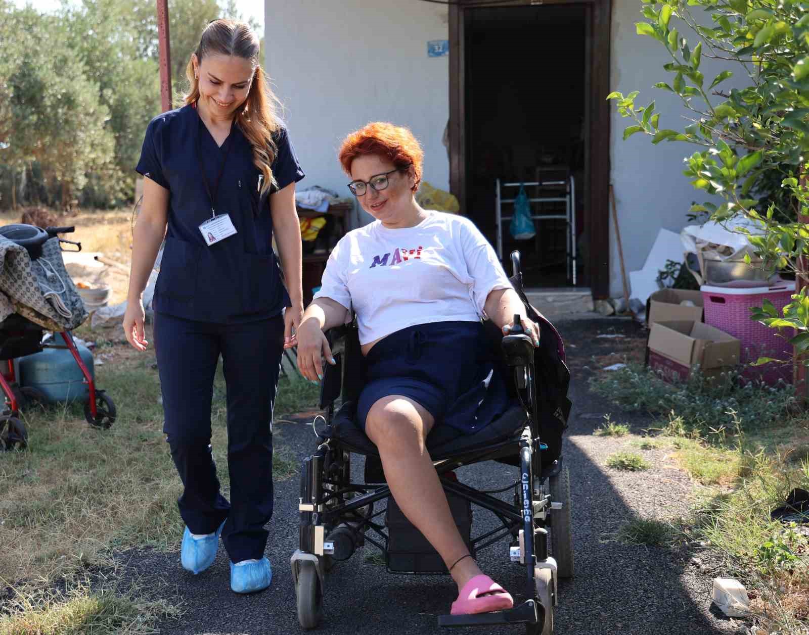 Evde Sağlık Hizmetleri 8 aylık d&ouml;nemde 10 bin 665 hastaya ulaştı
