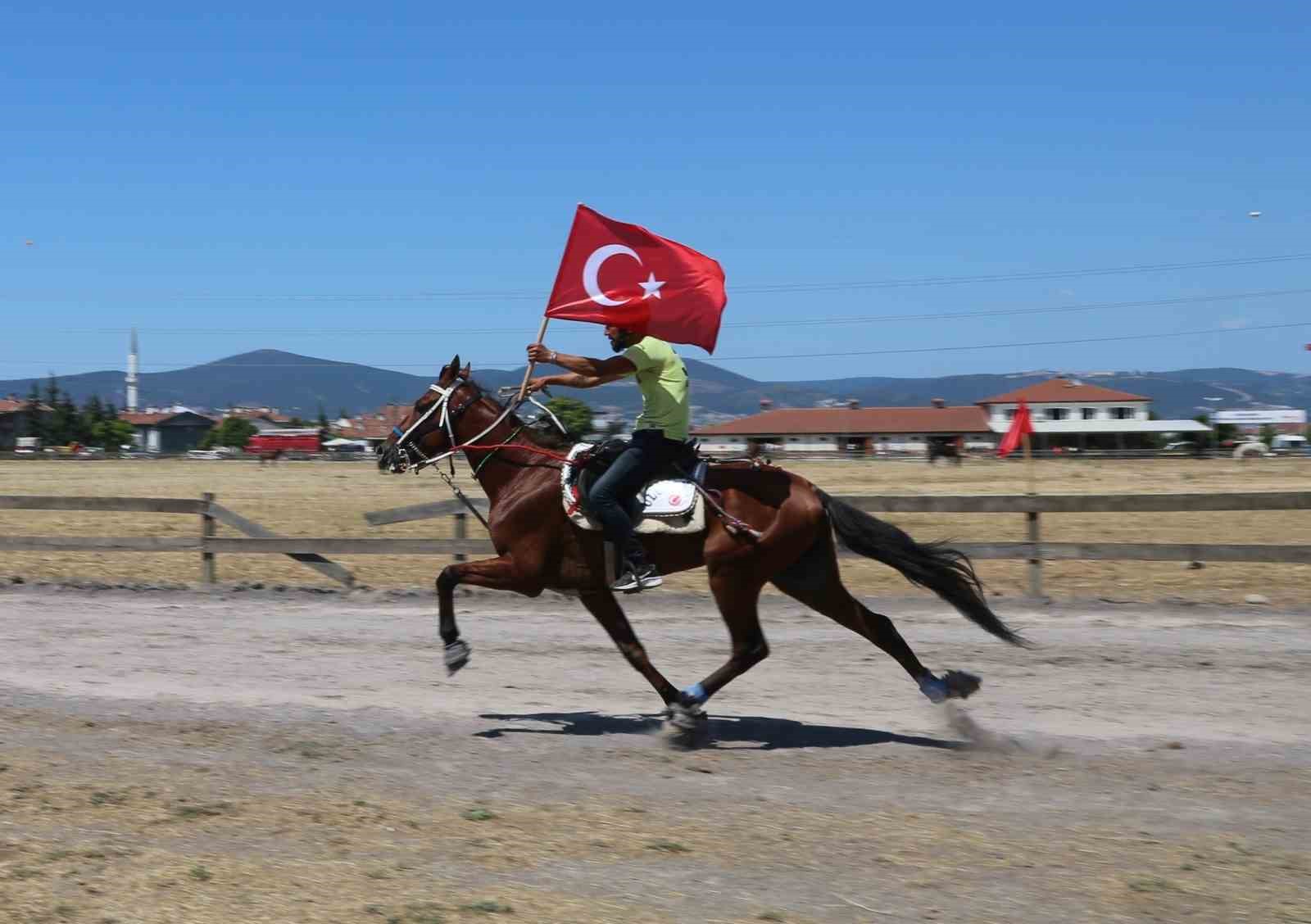 Rahvan at yarışları heyecanında sıra Gölcük koşusunda
