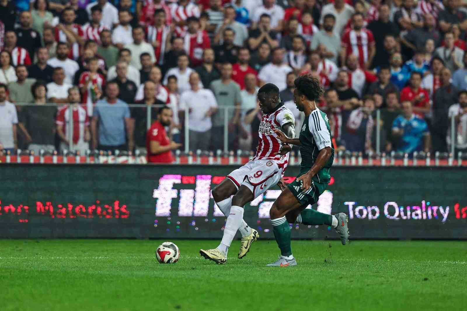 UEFA Avrupa Ligi: Samsunspor: 0 - Panathinaikos: 0 (İlk yarı)

