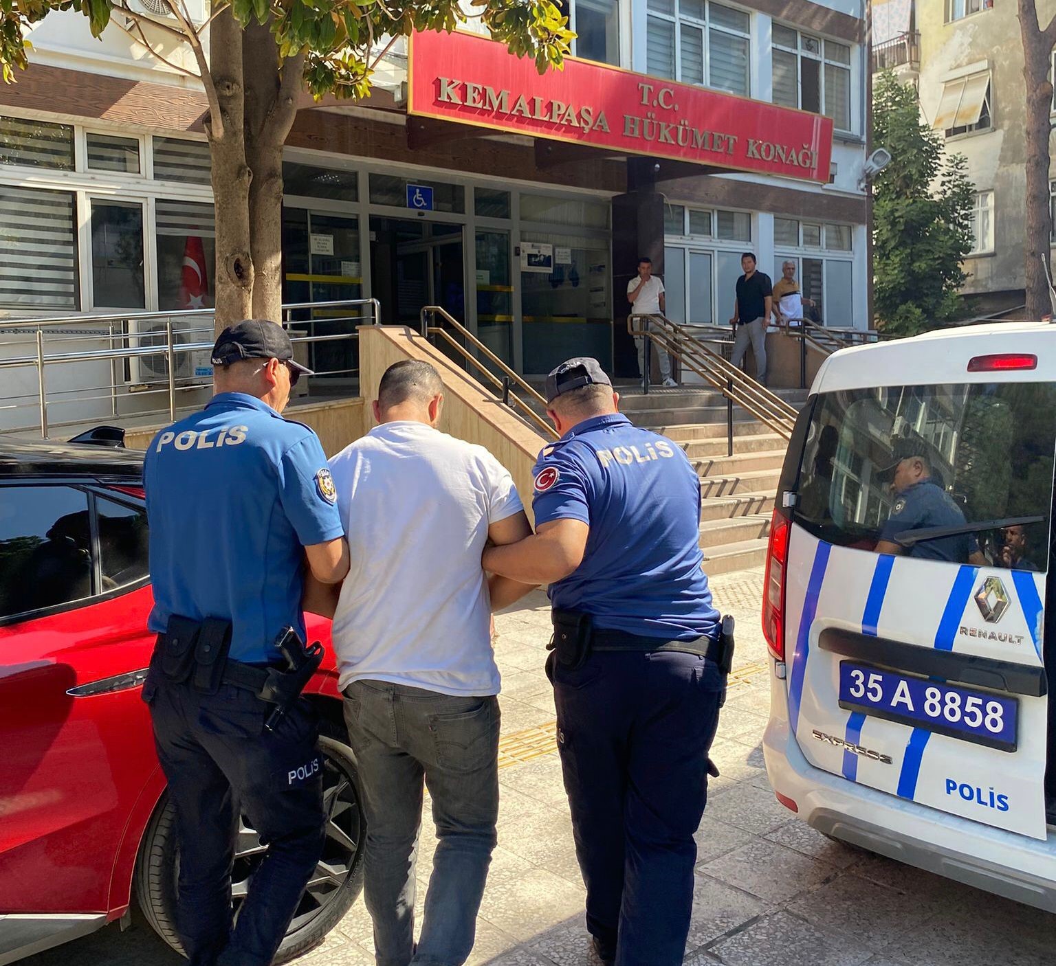 Firari hükümlü, kovalamaca sonucu yakalandı