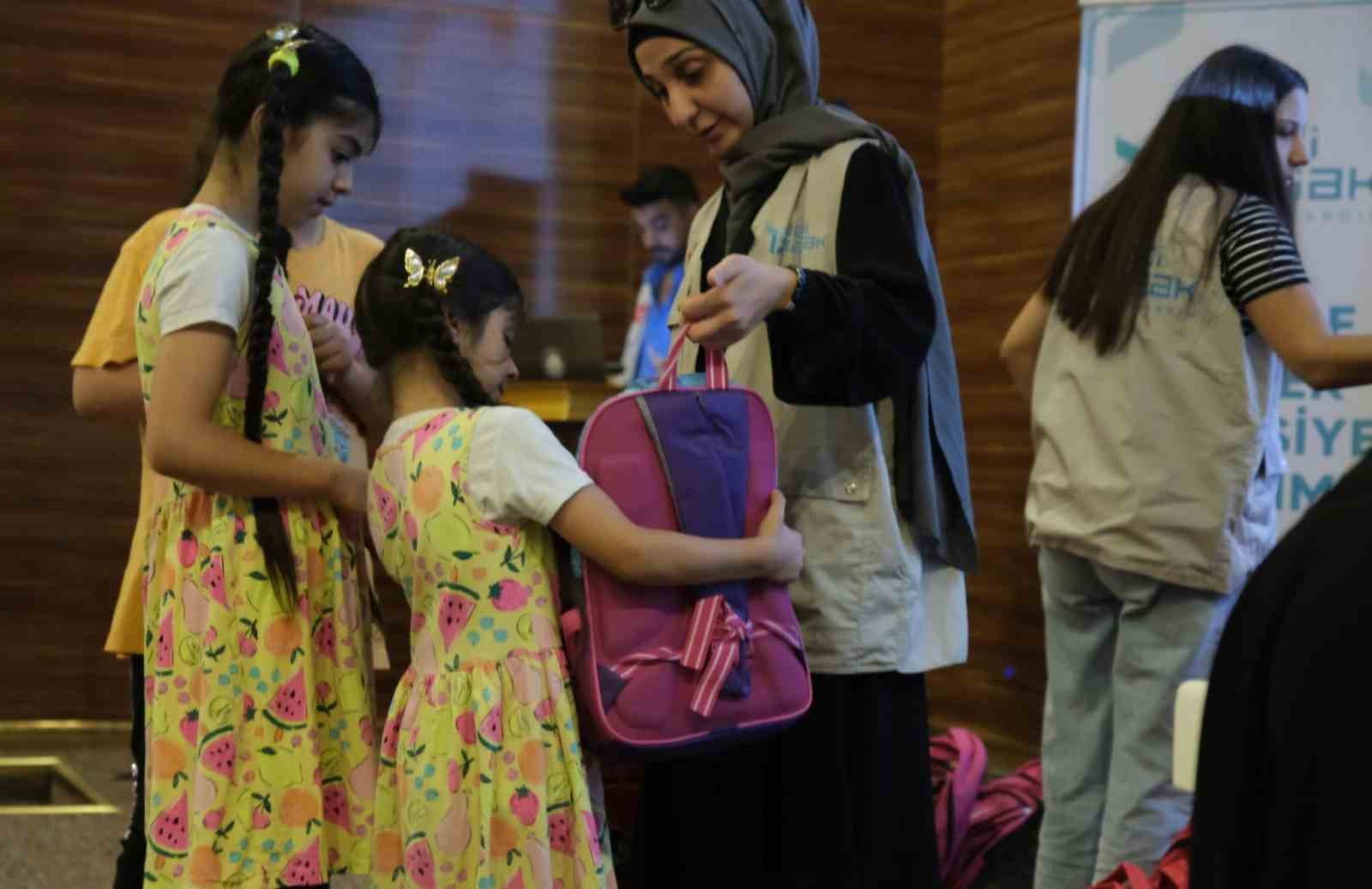 Yedi Başak’tan üniversite bursu ve kırtasiye kampanyası