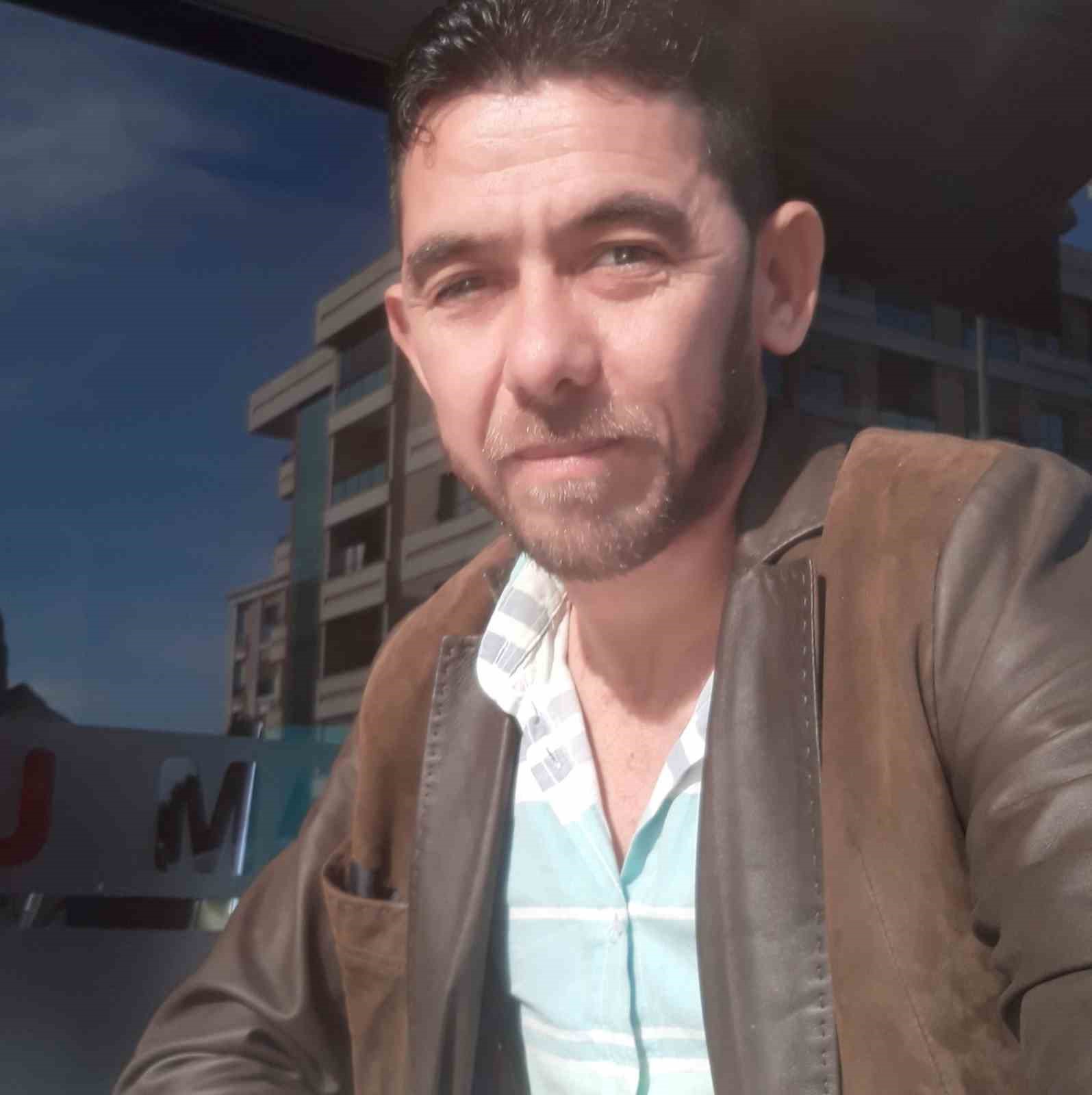 Sulama kanalına devrilen trakt&ouml;r&uuml;n s&uuml;r&uuml;c&uuml;s&uuml; hayatını kaybetti
