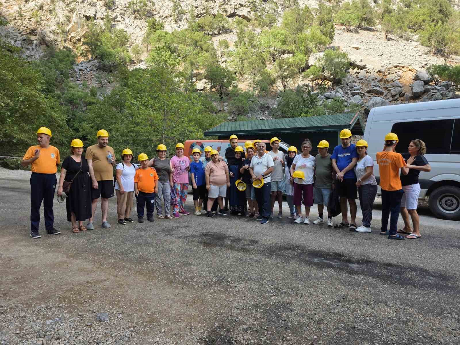 Otistik sporculardan  ormana kampı