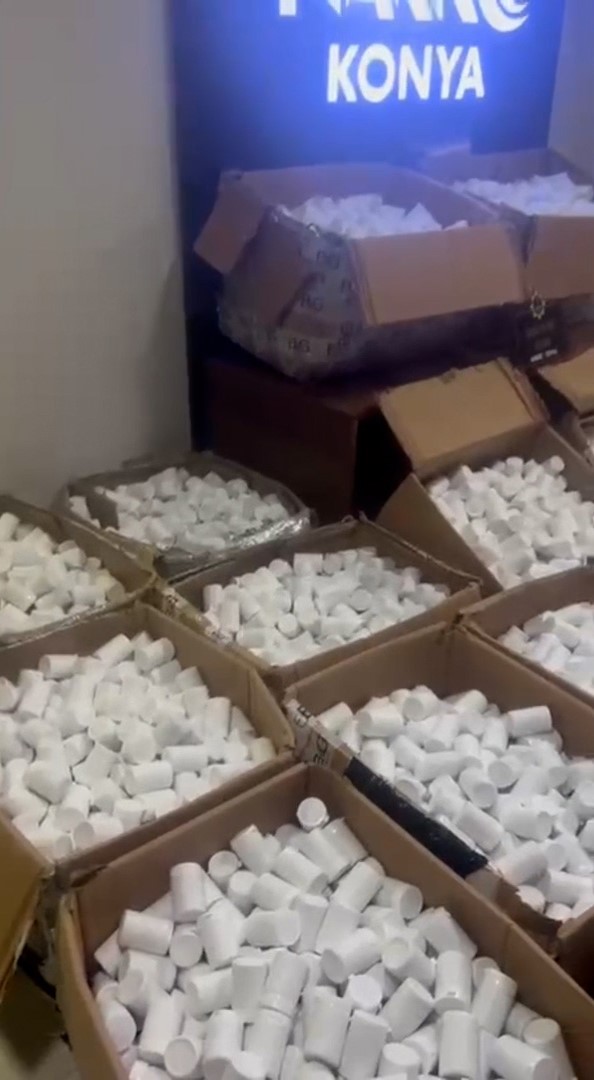 Konya&rsquo;da zehir tacirlerine operasyon: 712 bin hap ve 65 k&ouml;k kenevir ele ge&ccedil;irildi
