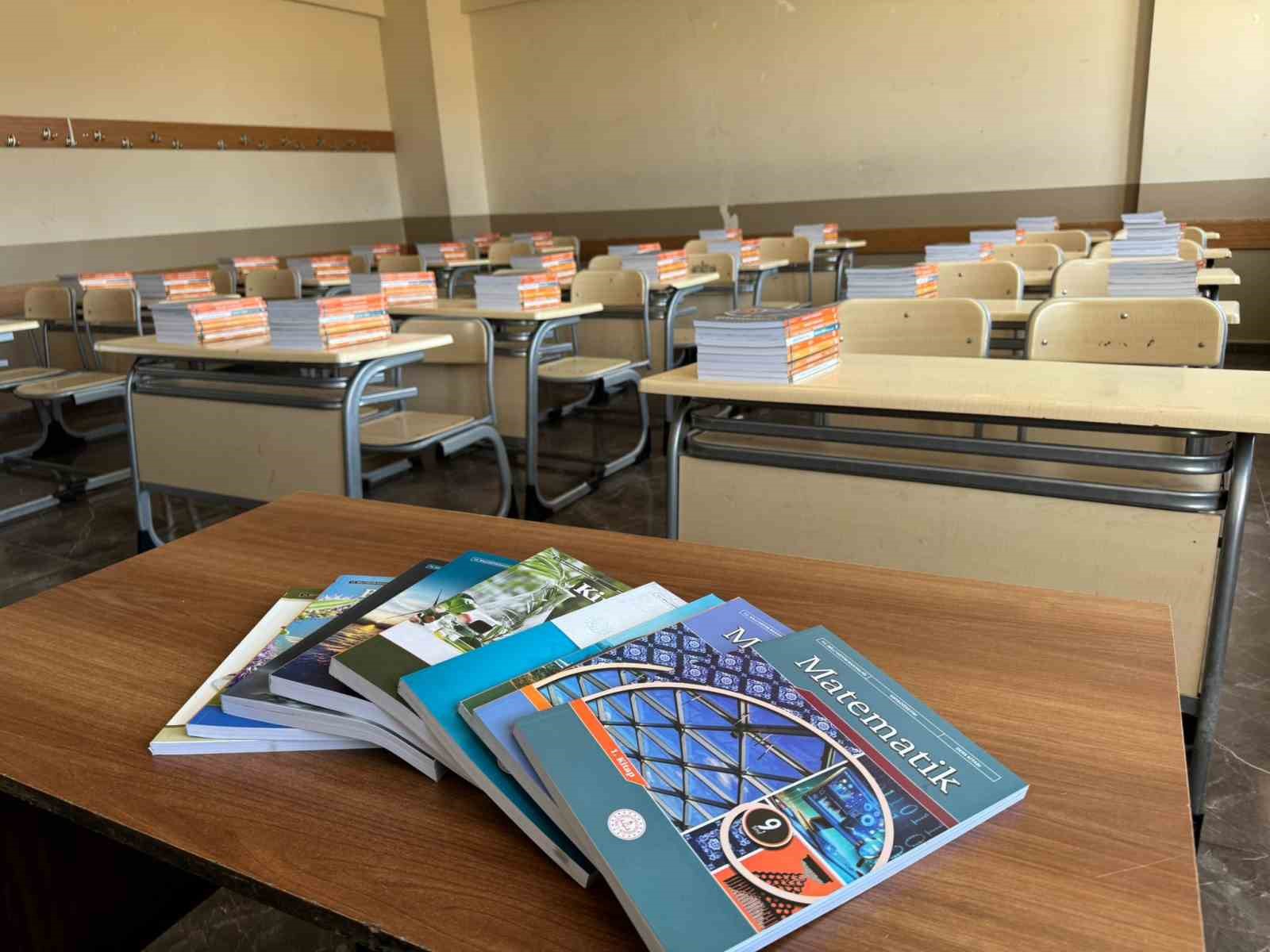 Ağrı’da 519 bin 210 ders kitabı öğrencilerin sıralarına bırakıldı