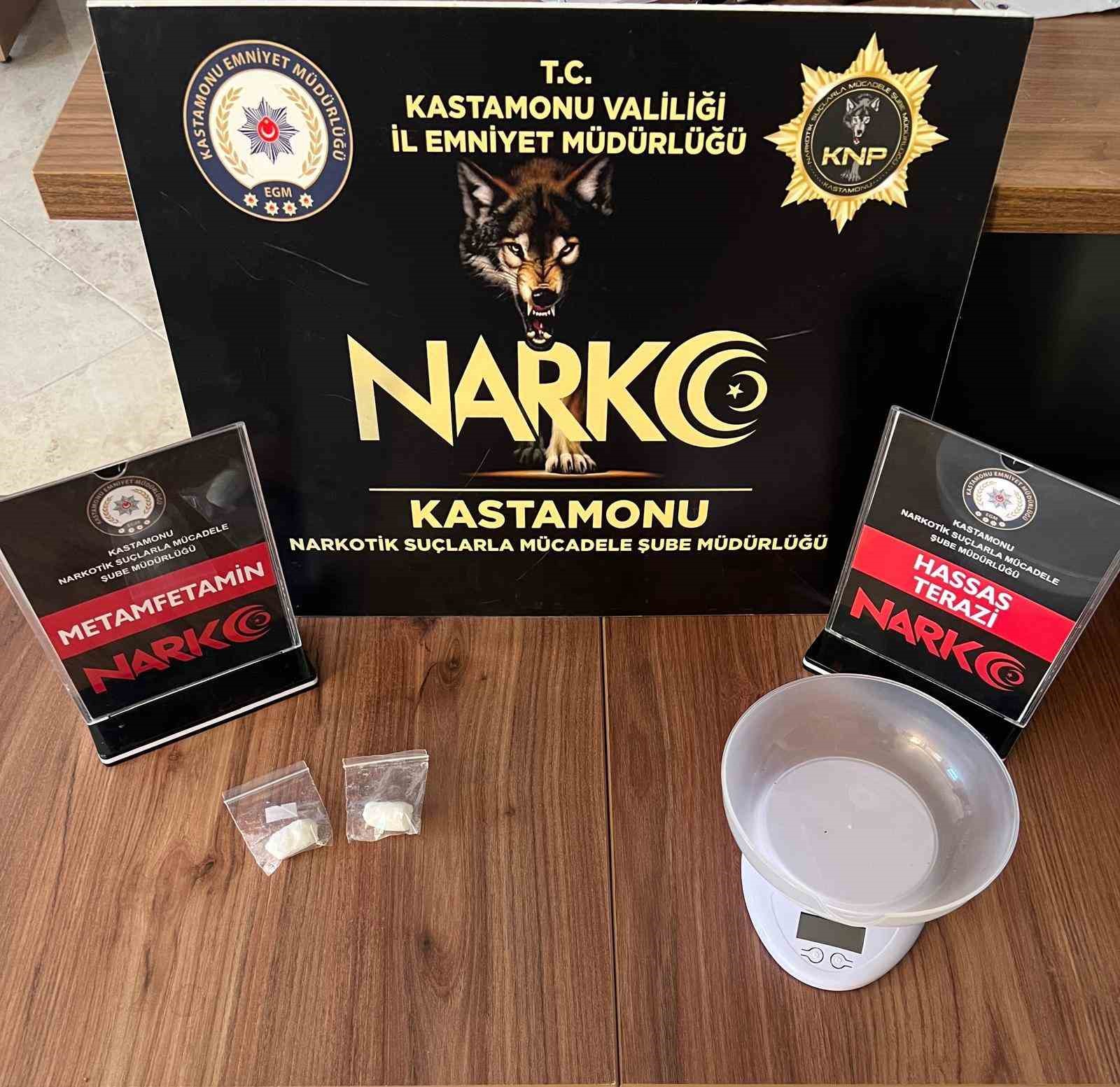 Kastamonu’da uyuşturucuyla yakalanan 2 şüpheli tutuklandı