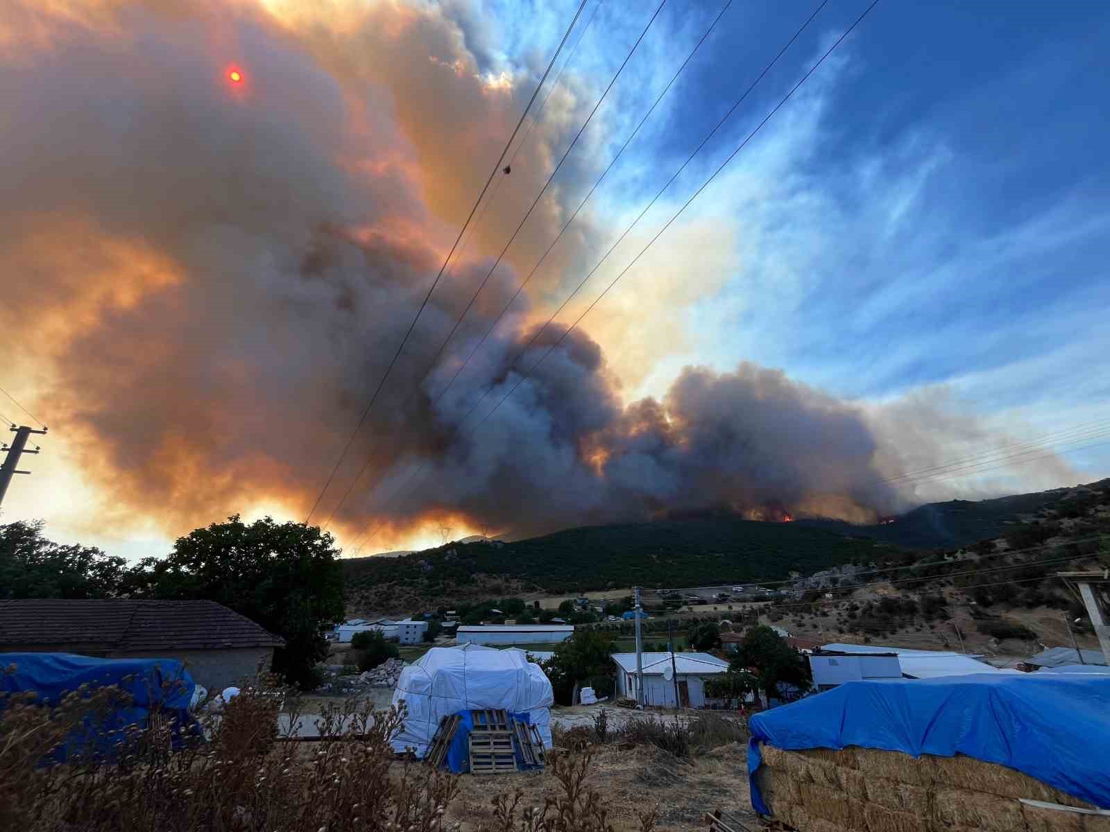Bursa’da orman yangınıyla amansız mücadele sürüyor