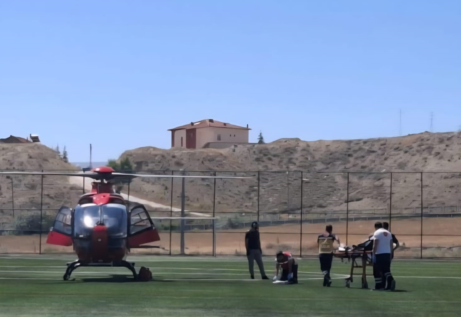 Darende’de kalp krizi geçiren hasta hava ambulansıyla Malatya’ya sevk edildi