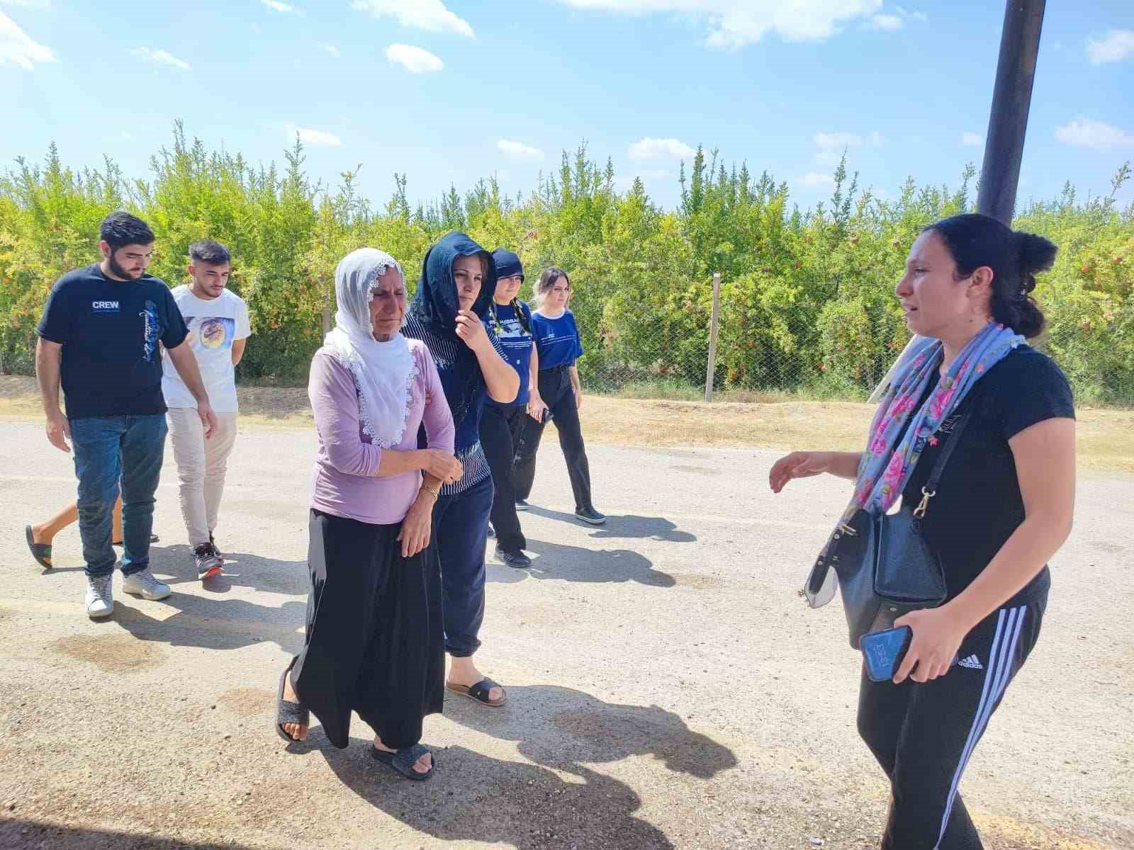 Mide fıtığı ameliyatı olduktan 9 gün sonra hayatını kaybeden genç kadın, toprağa verildi