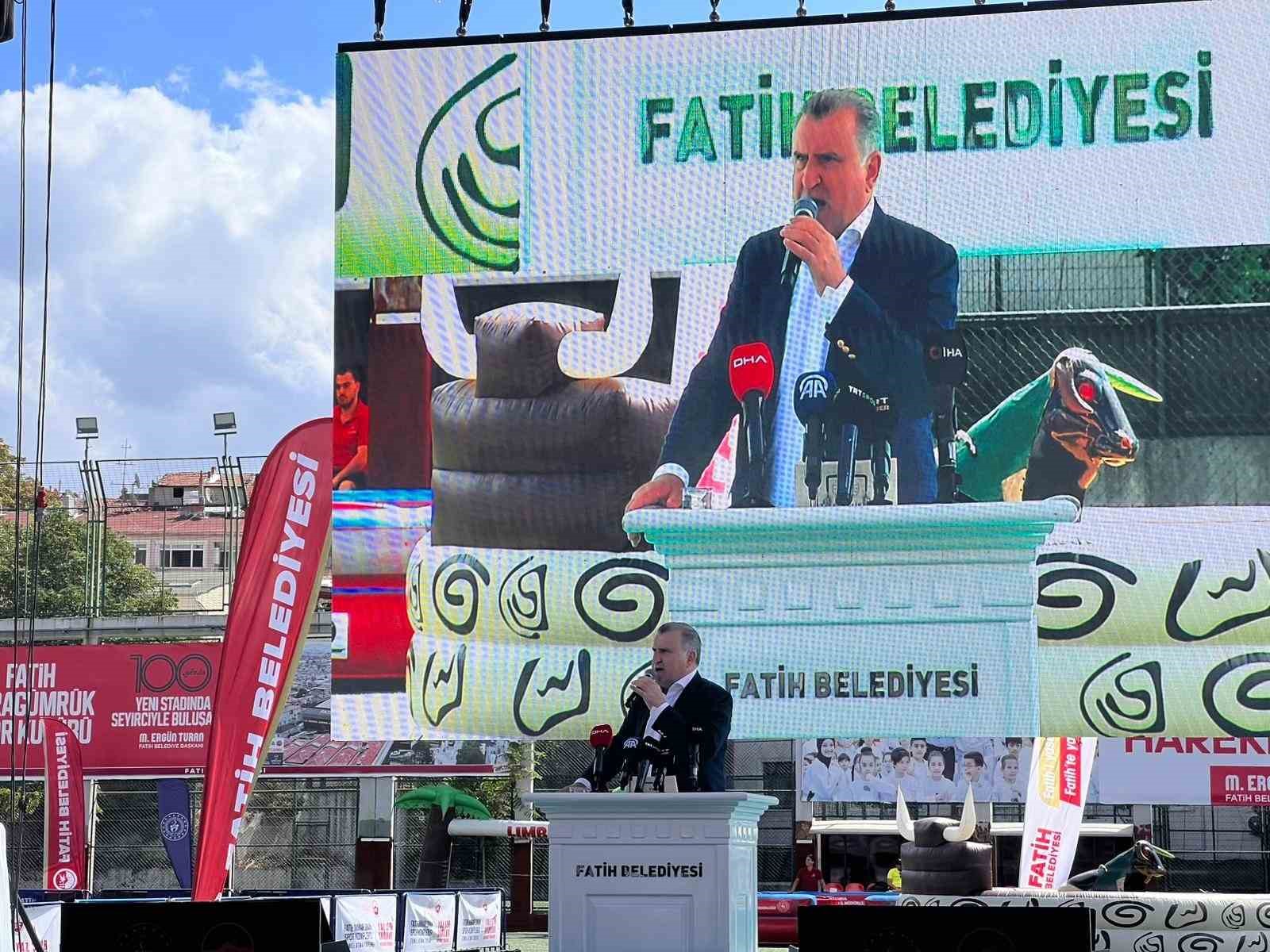 Gençlik ve Spor Bakanı Osman Aşkın Bak İstanbul’da temel atma törenine katıldı