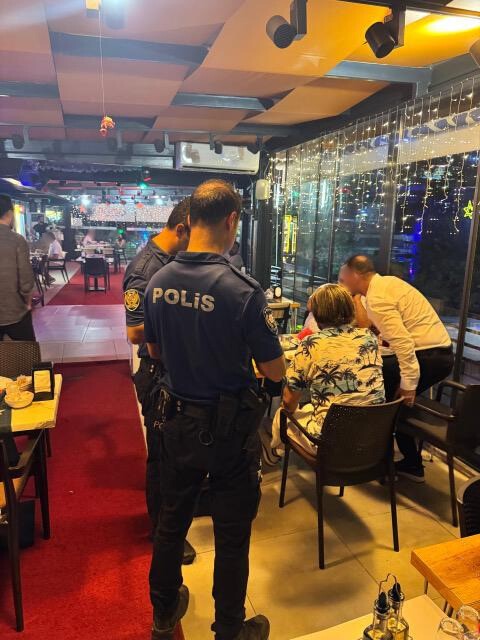 Antalya&rsquo;daki denetimlerde ka&ccedil;aklar yakalandı, binlerce şahıs sorgulandı
