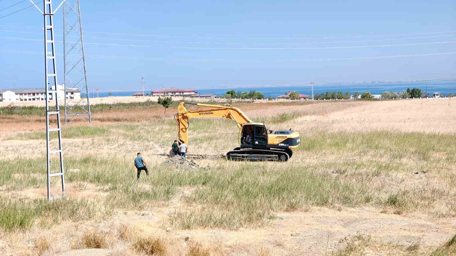 Edremit Ağız ve Diş Sağlığı Merkezi i&ccedil;in ilk kazma vuruldu
