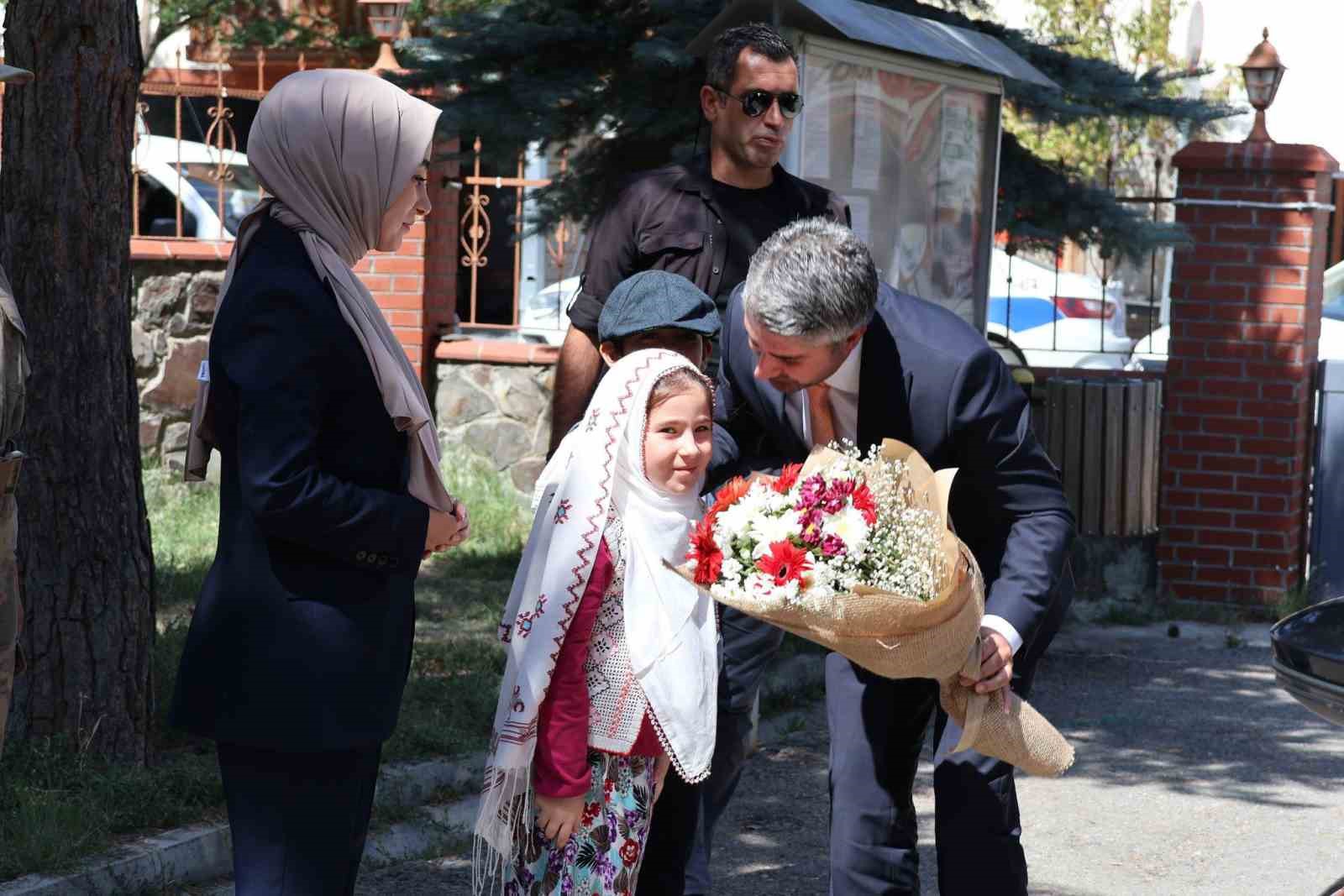 Bakan Yardımcısı Tarıkdaroğlu, "Aileyi güçlendirecek çalışmaları yakından izliyoruz"