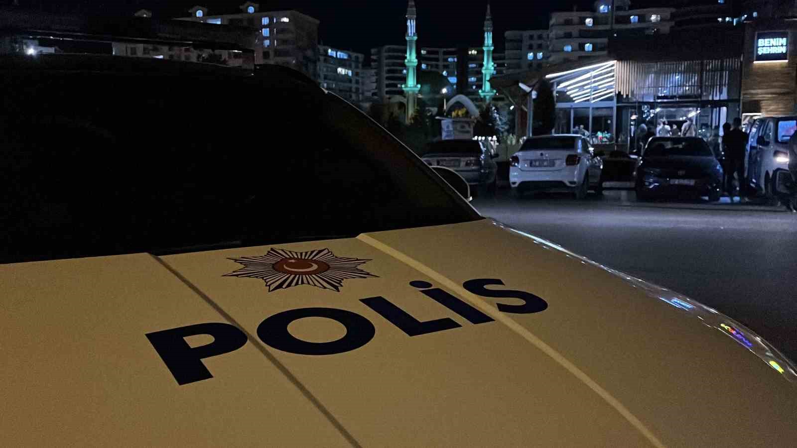 Konya&rsquo;da kafede bı&ccedil;aklı kavga: 1 yaralı
