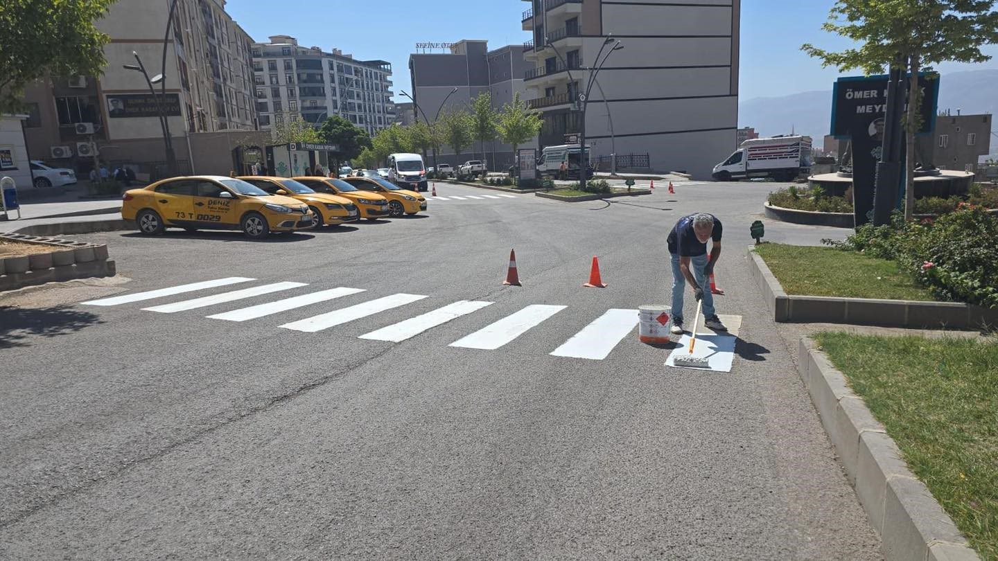 Şırnak&rsquo;ta yaya ge&ccedil;itleri yenileniyor
