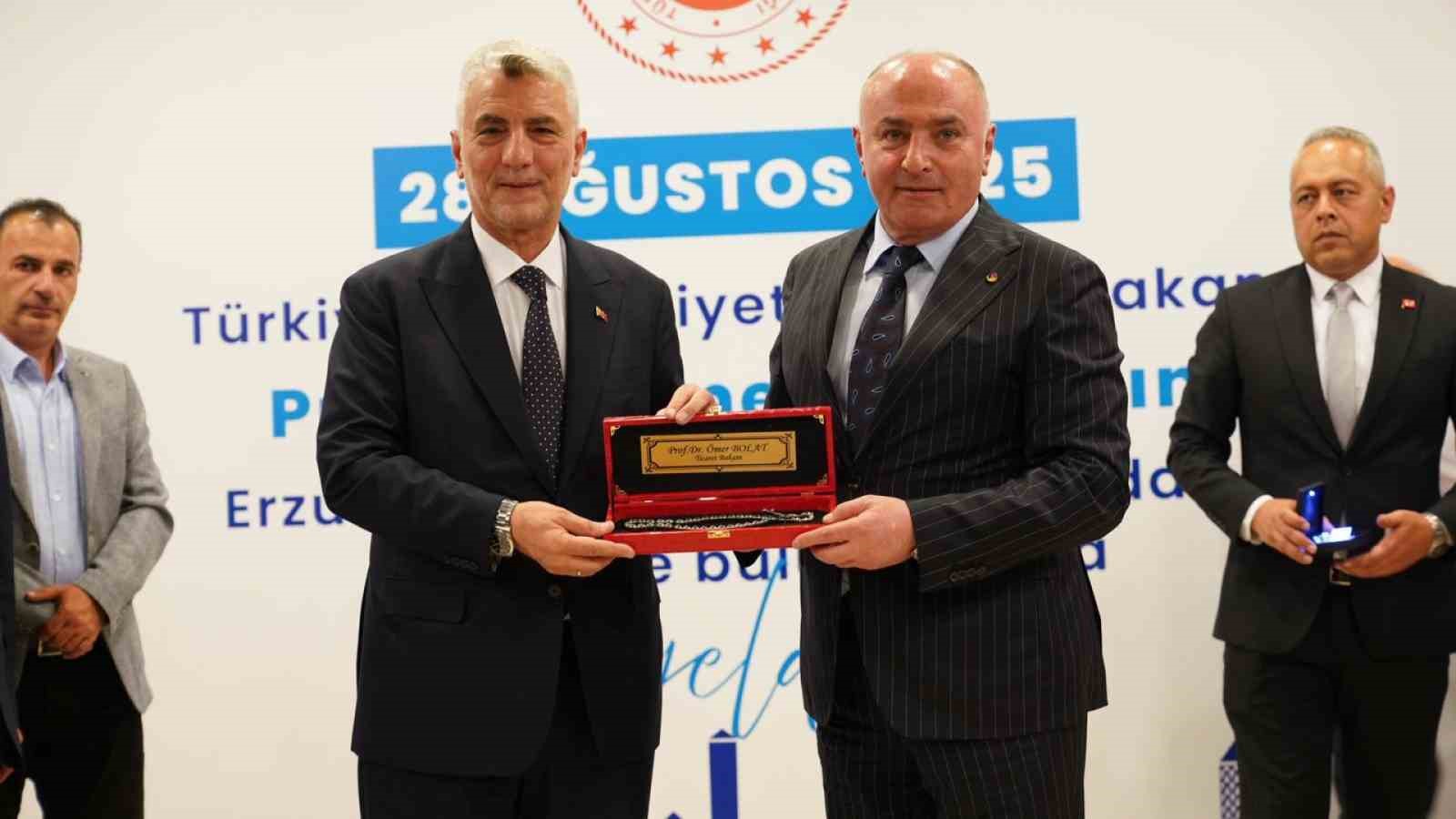 &Ouml;zakalın Bakan Bolat&rsquo;a iş d&uuml;nyasının beklentilerini anlattı
