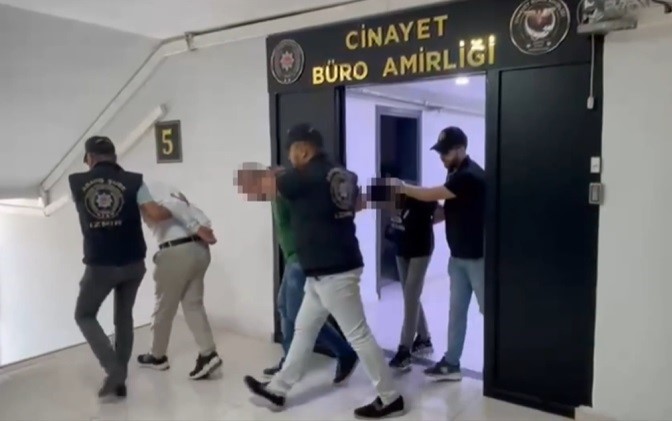 İzmir&rsquo;de restorandaki cinayetin sebebi &rsquo;kayıp cep telefonu&rsquo;
