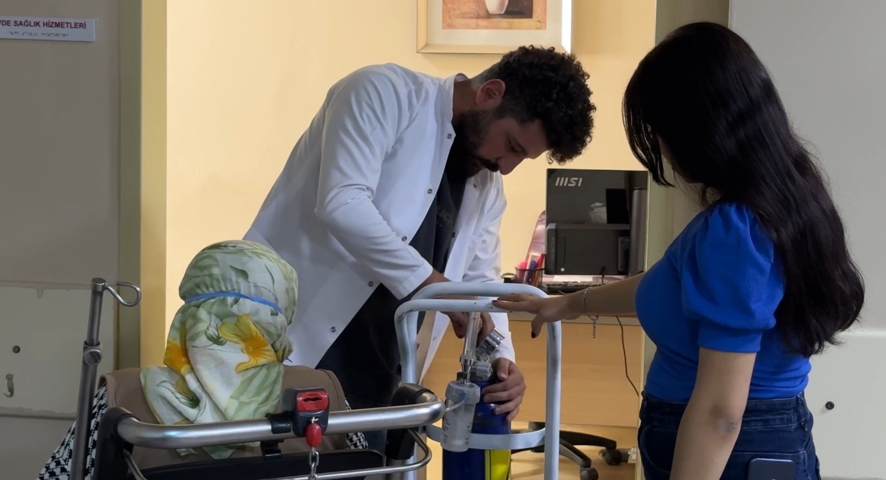 Yüksekova’da günlük 65 kişiye evde sağlık hizmeti veriliyor