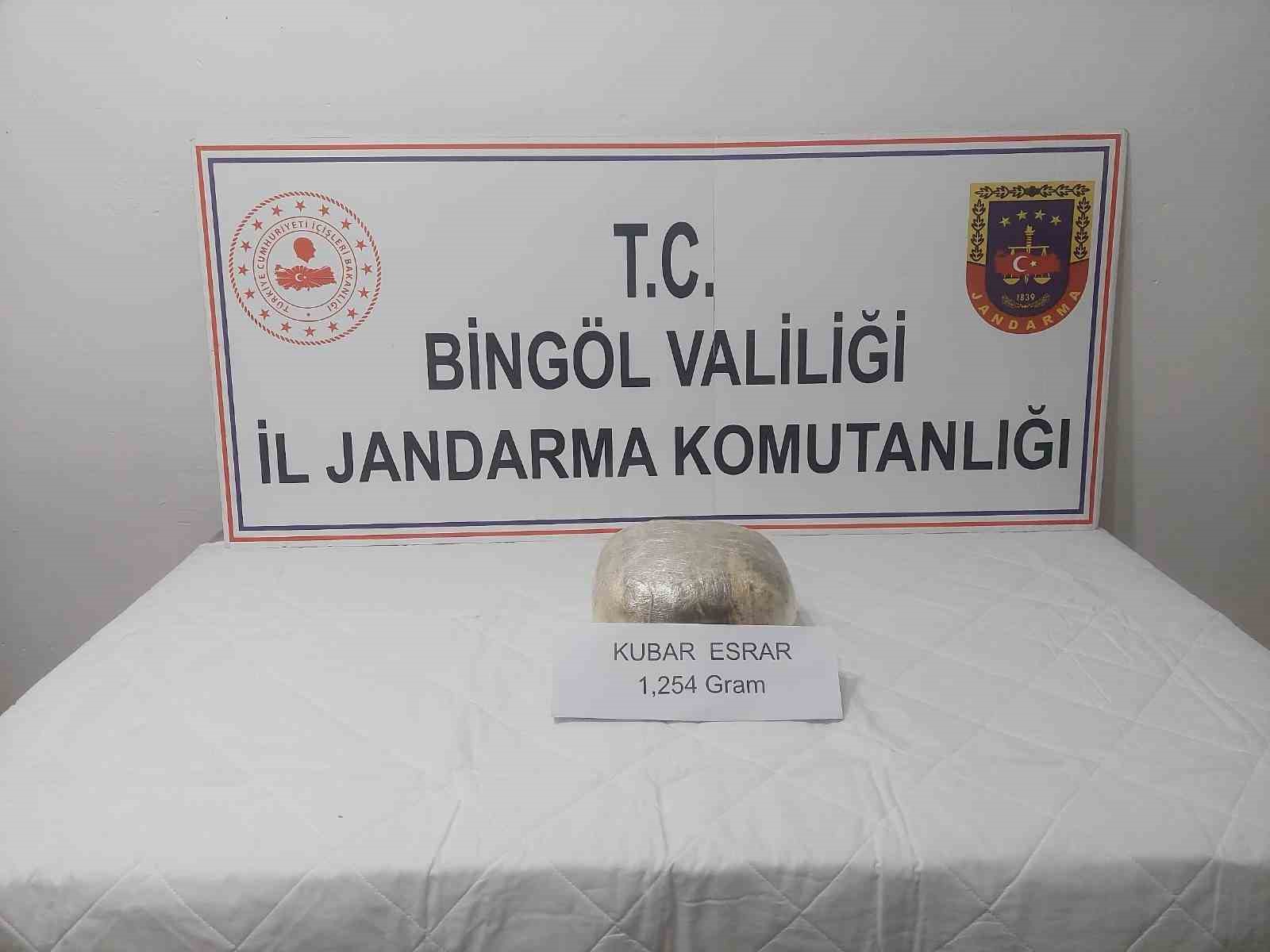 Bingöl’de 1 kilo esrar ele geçirildi