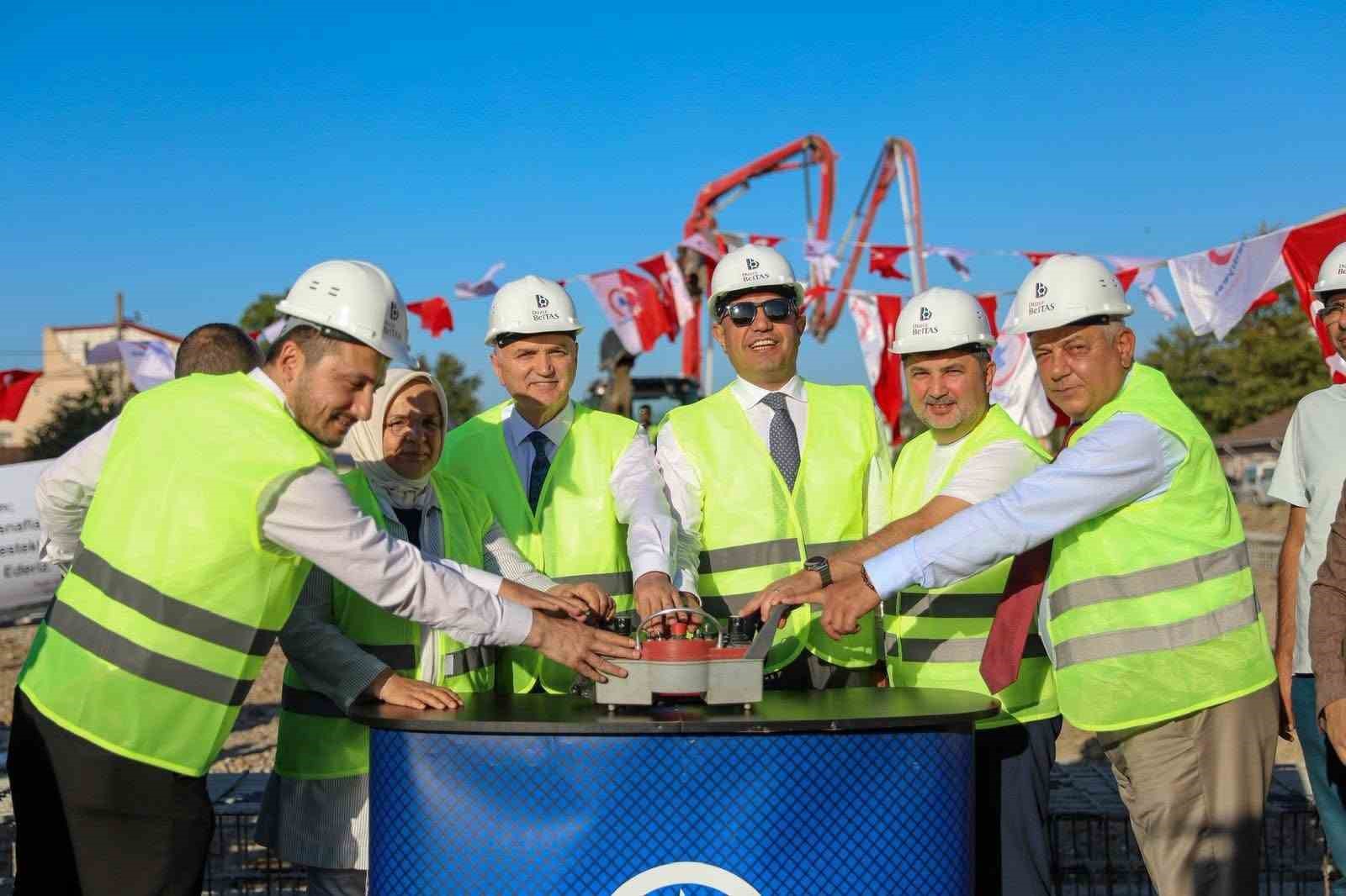 Hem fuar alanı hem tuhafiyeciler için pazaryeri olacak