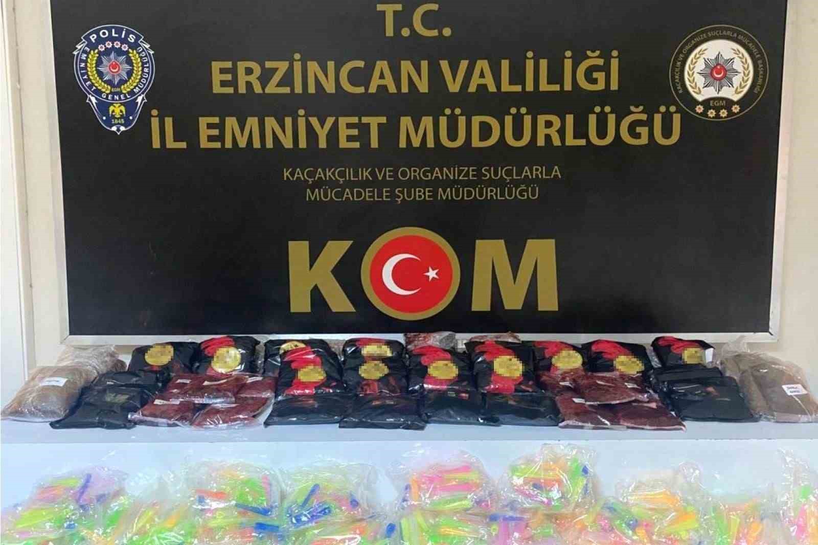Erzincan’da kaçak nargile tütünü ile sipsi ele geçirildi