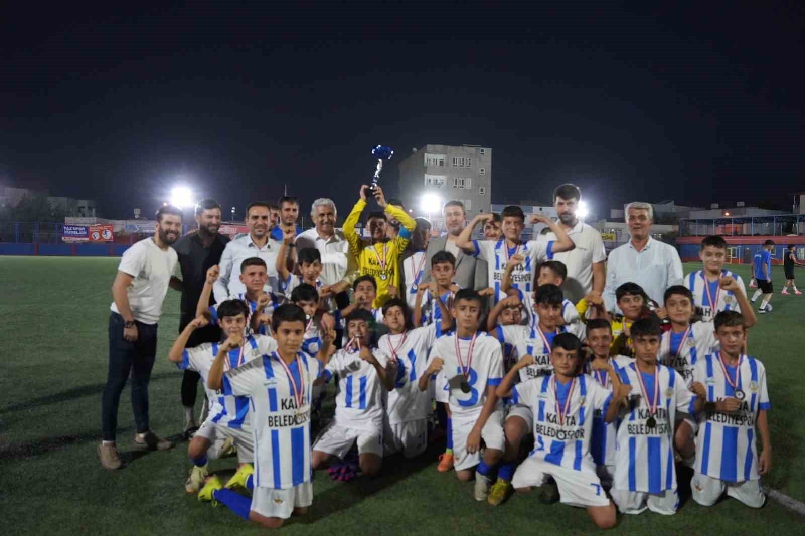 Kahta Belediyespor U-13 Takımı Adıyaman bölge şampiyonu oldu
