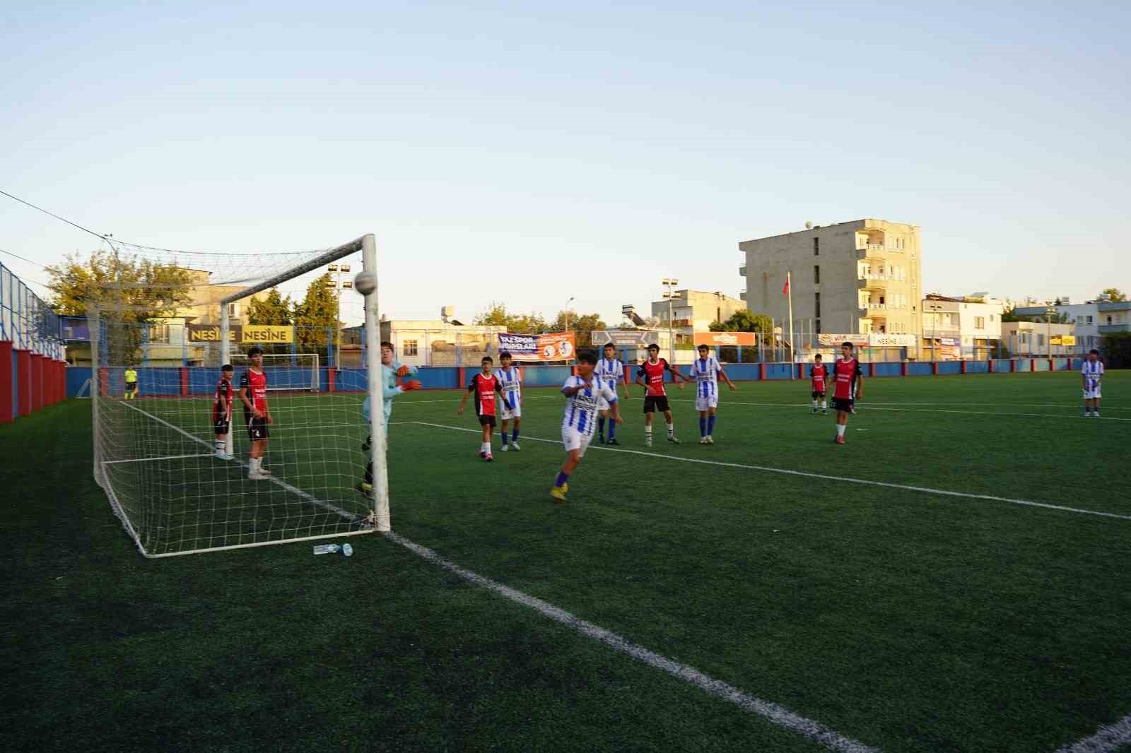 Kahta Belediyespor U-13 Takımı Adıyaman bölge şampiyonu oldu