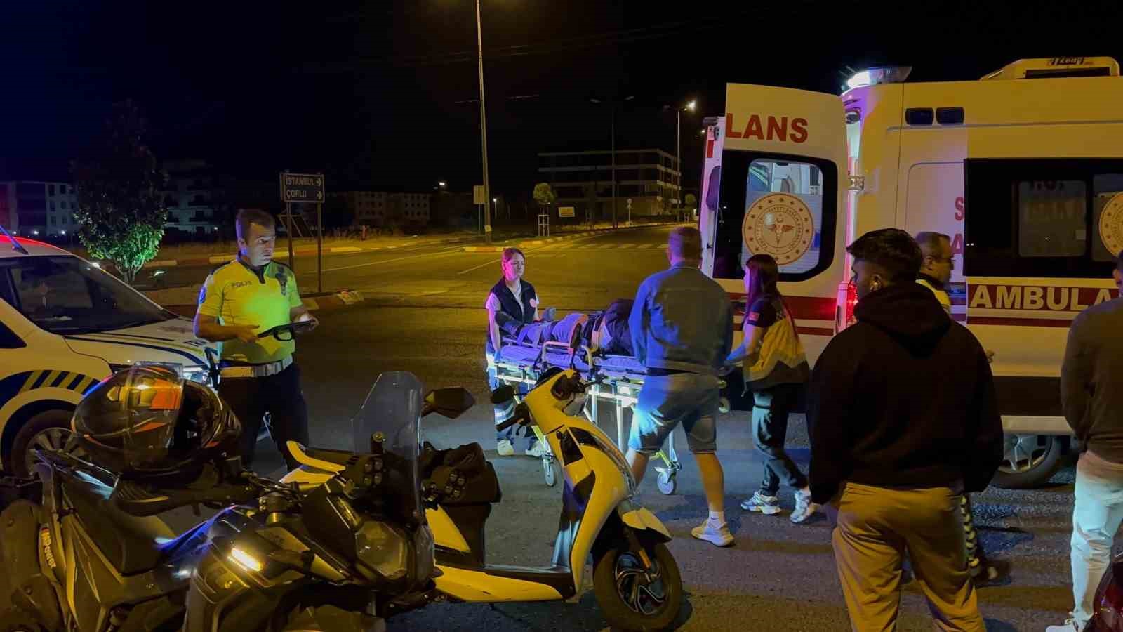Lüleburgaz’da otomobil ile çarpışan motosikletin sürücüsü yaralandı