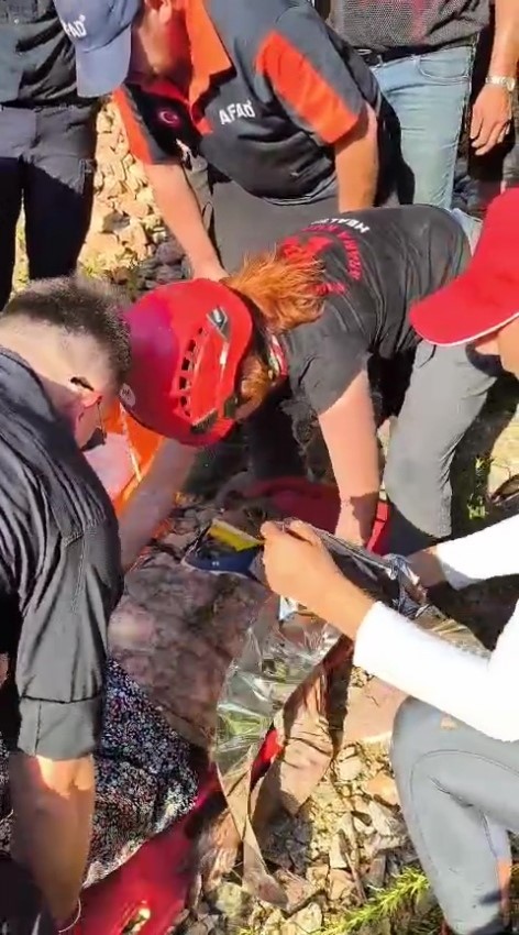 Antalya’da kayıp yaşlı kadın, 2 gün sonra evine 300 metre mesafedeki bahçesinde bulundu
